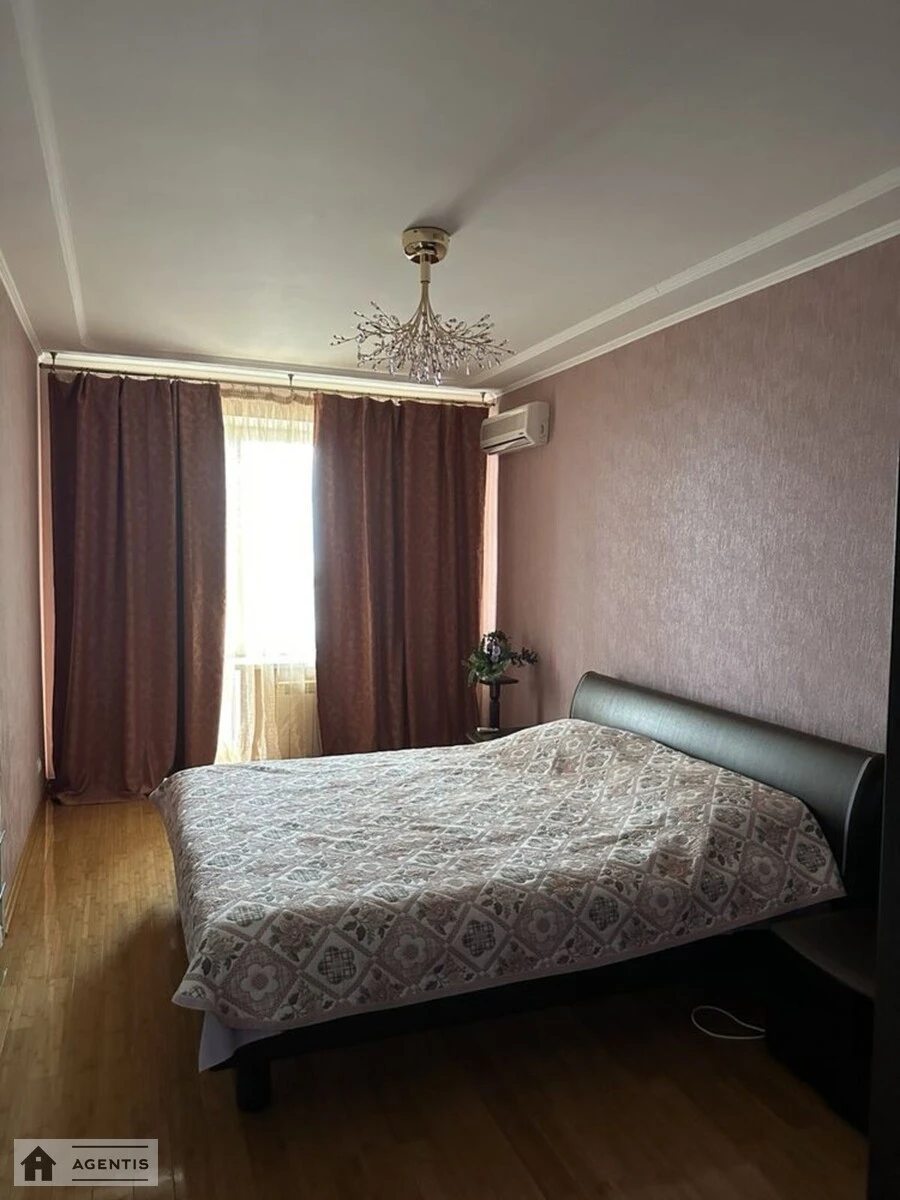 Apartment for rent. 3 rooms, 173 m², 19 floor/28 floors. 28, Panasa Myrnoho vul., Kyiv. 
