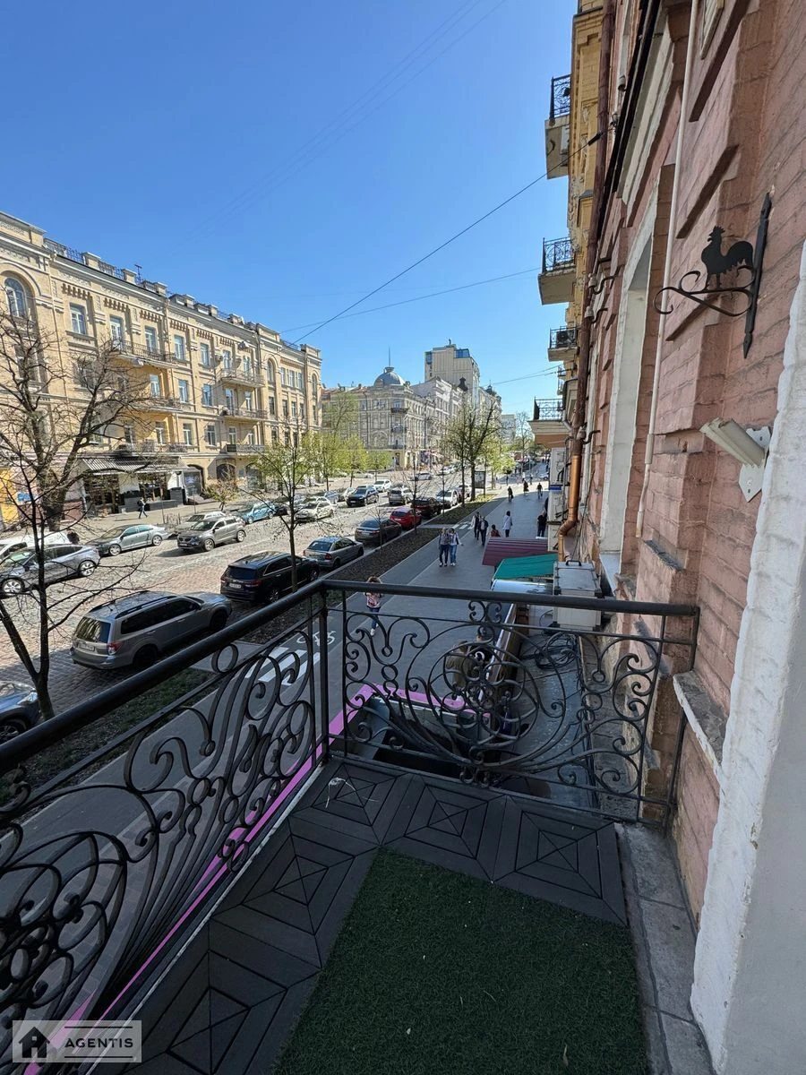 Apartment for rent. 3 rooms, 110 m², 2nd floor/4 floors. 35, Bohdana Khmelnytskoho vul., Kyiv. 