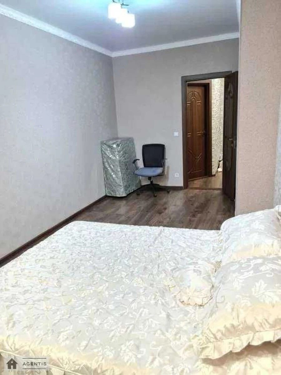 Apartment for rent. 2 rooms, 51 m², 21 floor/25 floors. 2, Dragomanova 2, Kyiv. 