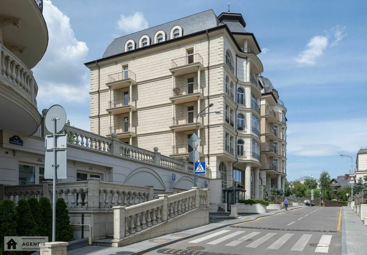 Здам квартиру. 4 rooms, 210 m², 6th floor/9 floors. 10, Новоселицька 10, Київ. 
