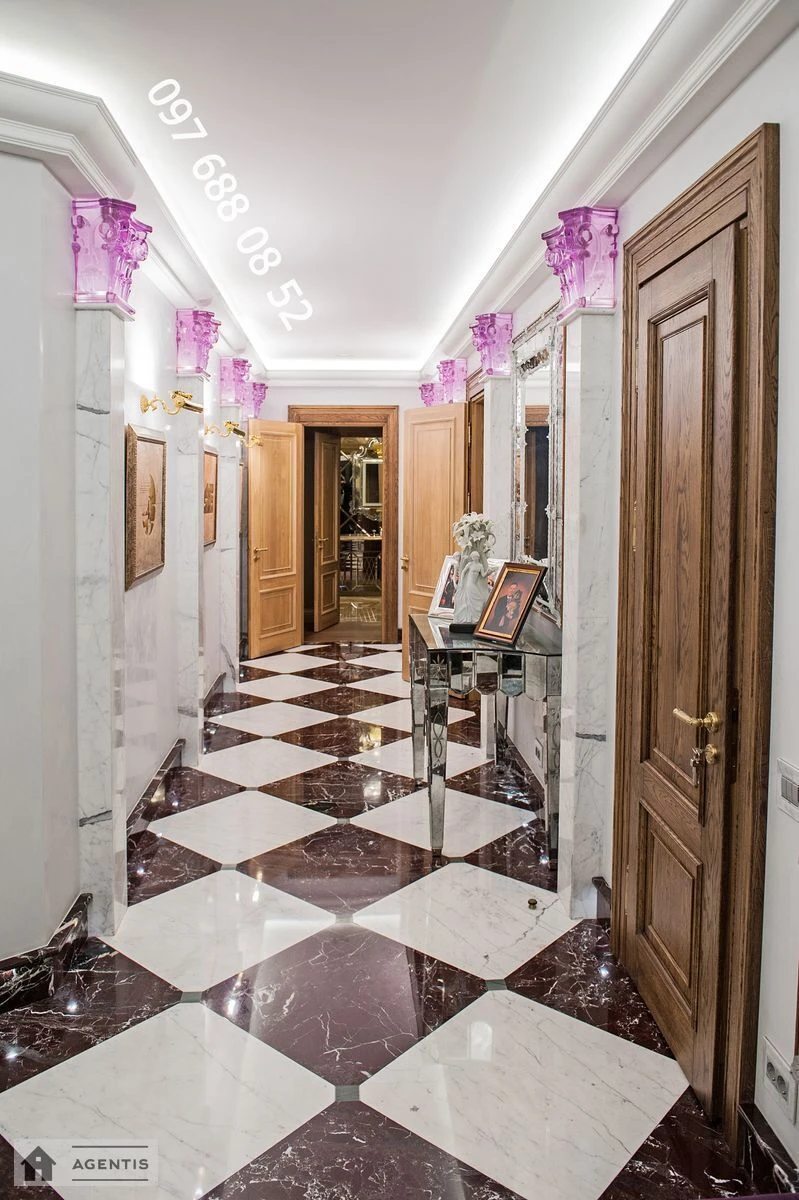 Apartment for rent. 4 rooms, 210 m², 6th floor/9 floors. 10, Novoselytcka 10, Kyiv. 