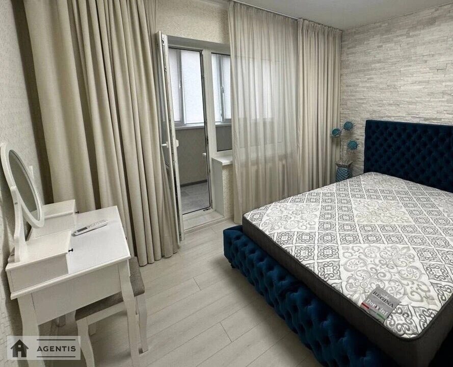 Apartment for rent. 2 rooms, 80 m², 5th floor/9 floors. 13, Voskresenskyy prosp. Perova, Kyiv. 