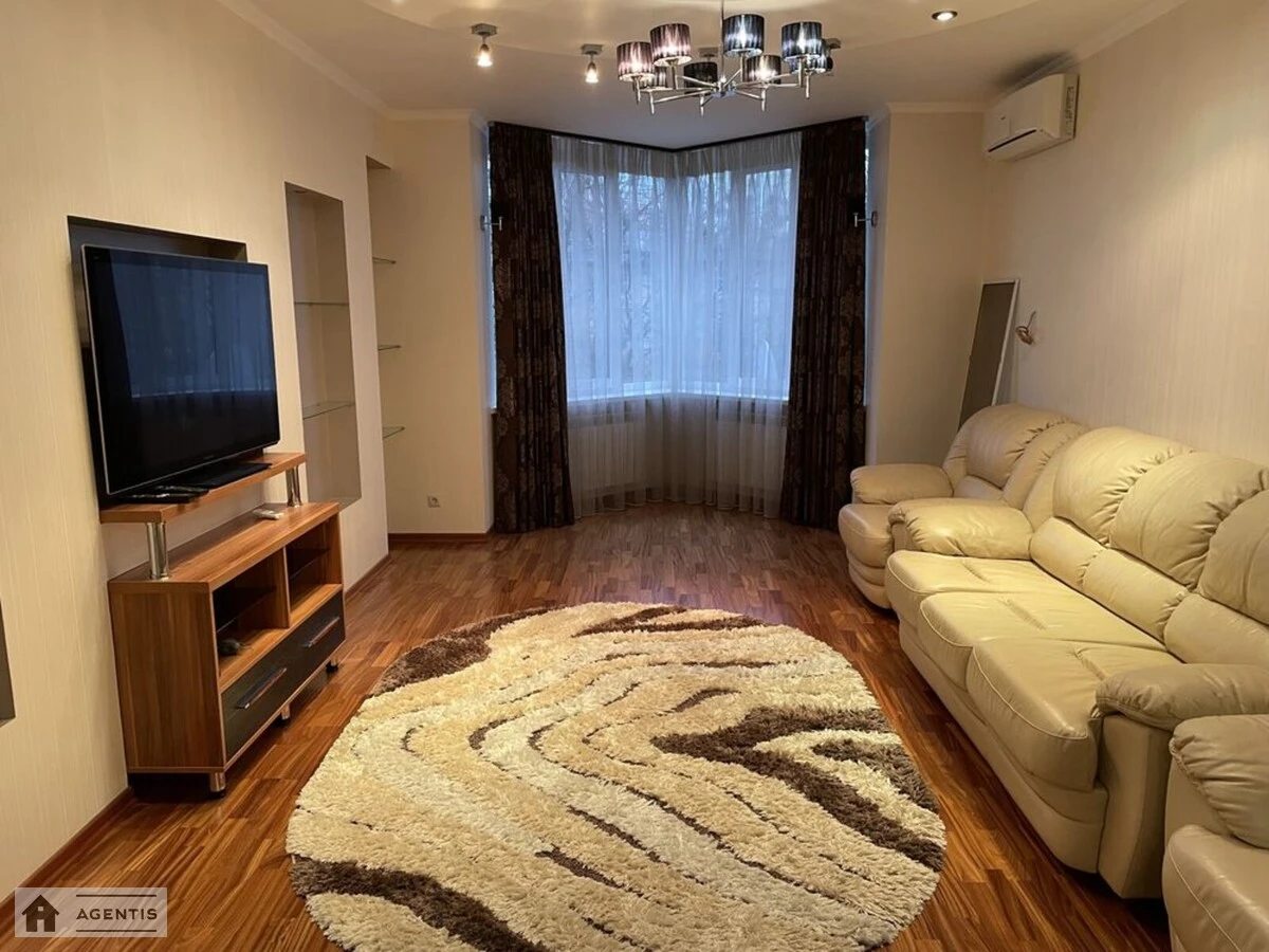 Apartment for rent. 3 rooms, 102 m², 5th floor/10 floors. 1, Salutna 1, Kyiv. 