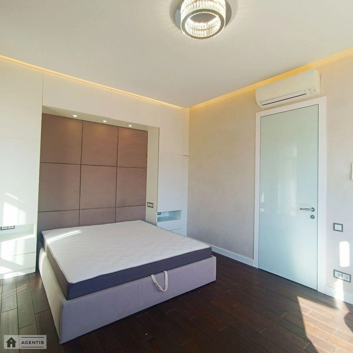Apartment for rent. 2 rooms, 54 m², 16 floor/23 floors. 34, Yevhena Konovaltsya vul. Shchorsa, Kyiv. 