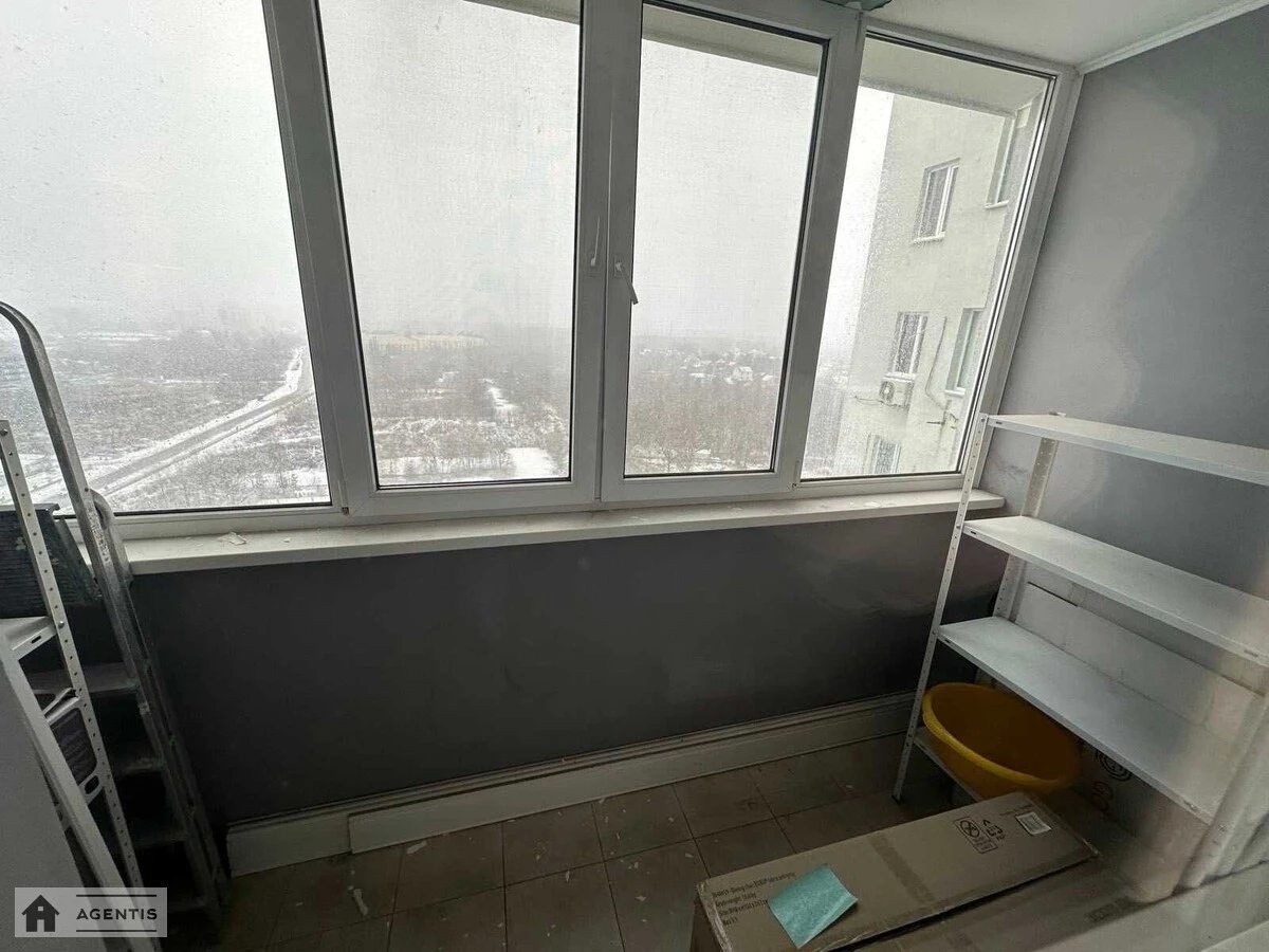 Apartment for rent. 2 rooms, 69 m², 14 floor/22 floors. 6, Pecherska , Chayka. 