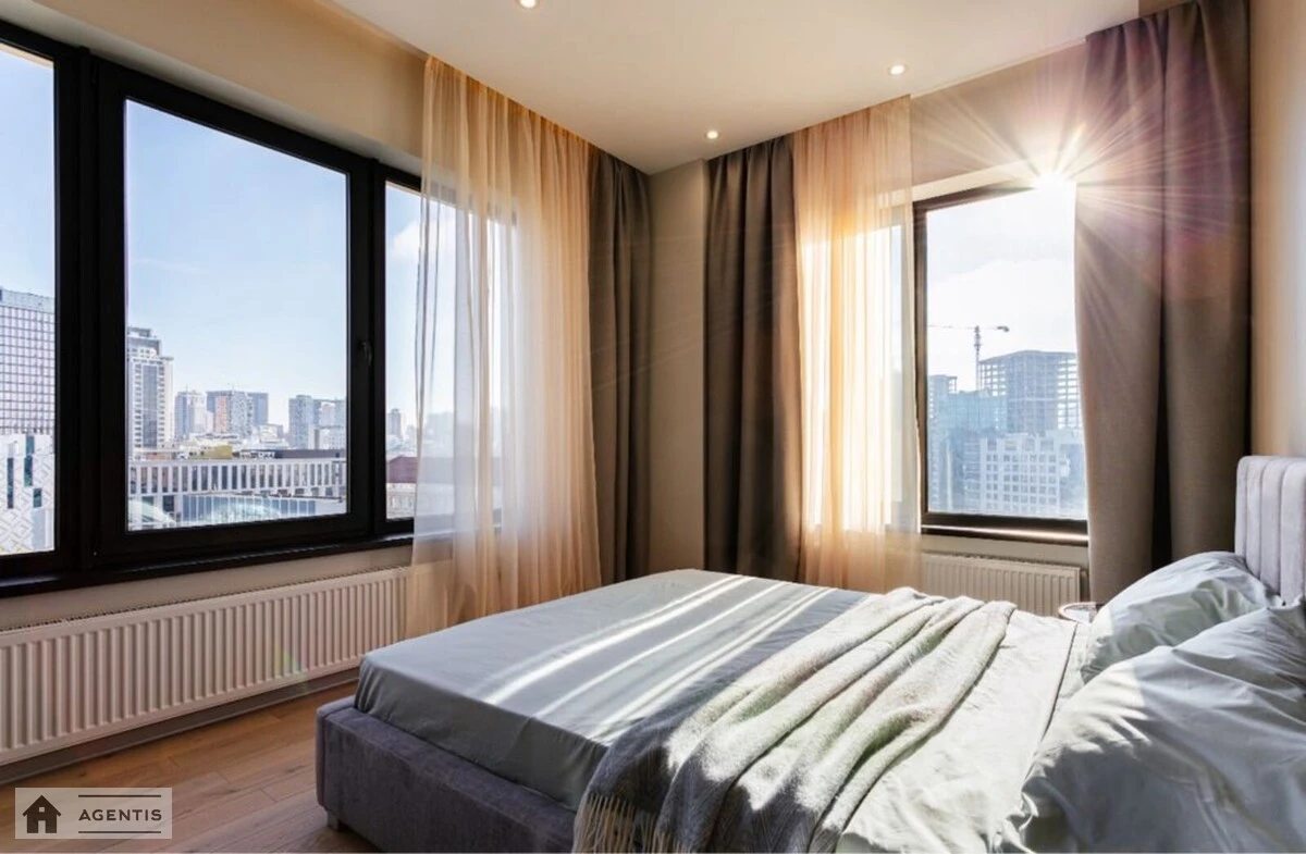 Apartment for rent. 3 rooms, 90 m², 8th floor/17 floors. 85, Volodymyrska 85, Kyiv. 