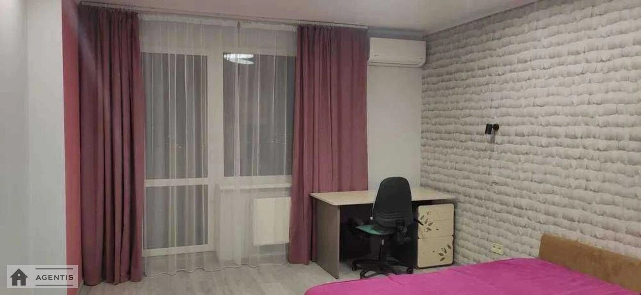 Apartment for rent. 3 rooms, 110 m², 20 floor/26 floors. 26, Chornykh Zaporozhtsiv vul. Petra Zaporozhtsya, Kyiv. 