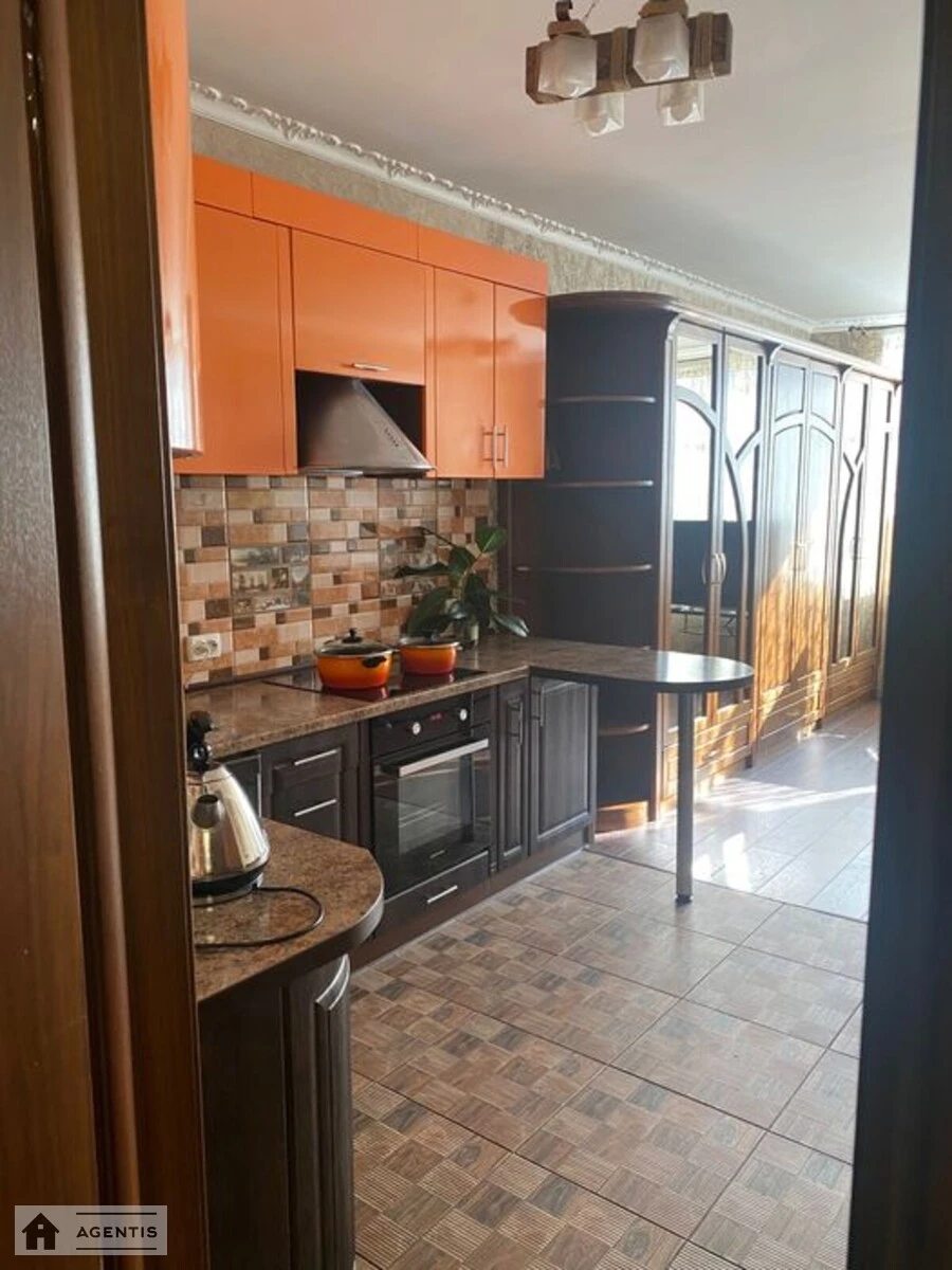 Apartment for rent. 2 rooms, 60 m², 19 floor/21 floors. 4, Volodymyra Naumovycha vul. Antonova-Ovsiyenka, Kyiv. 