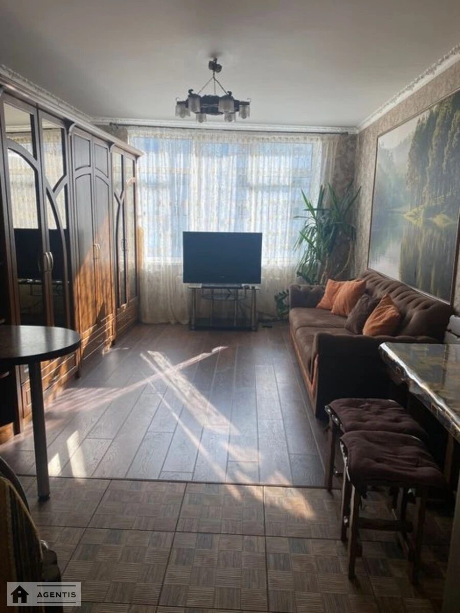 Apartment for rent. 2 rooms, 60 m², 19 floor/21 floors. 4, Volodymyra Naumovycha vul. Antonova-Ovsiyenka, Kyiv. 