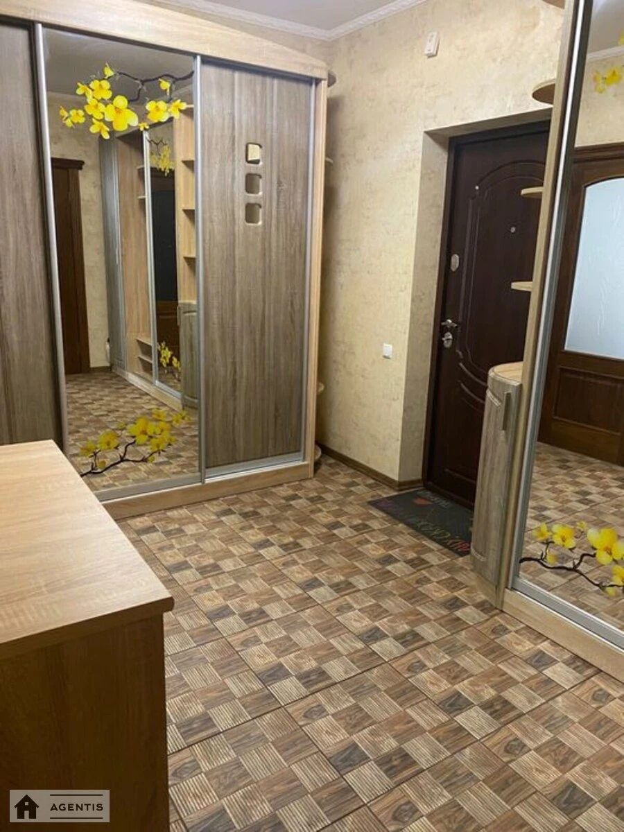 Apartment for rent. 2 rooms, 60 m², 19 floor/21 floors. 4, Volodymyra Naumovycha vul. Antonova-Ovsiyenka, Kyiv. 