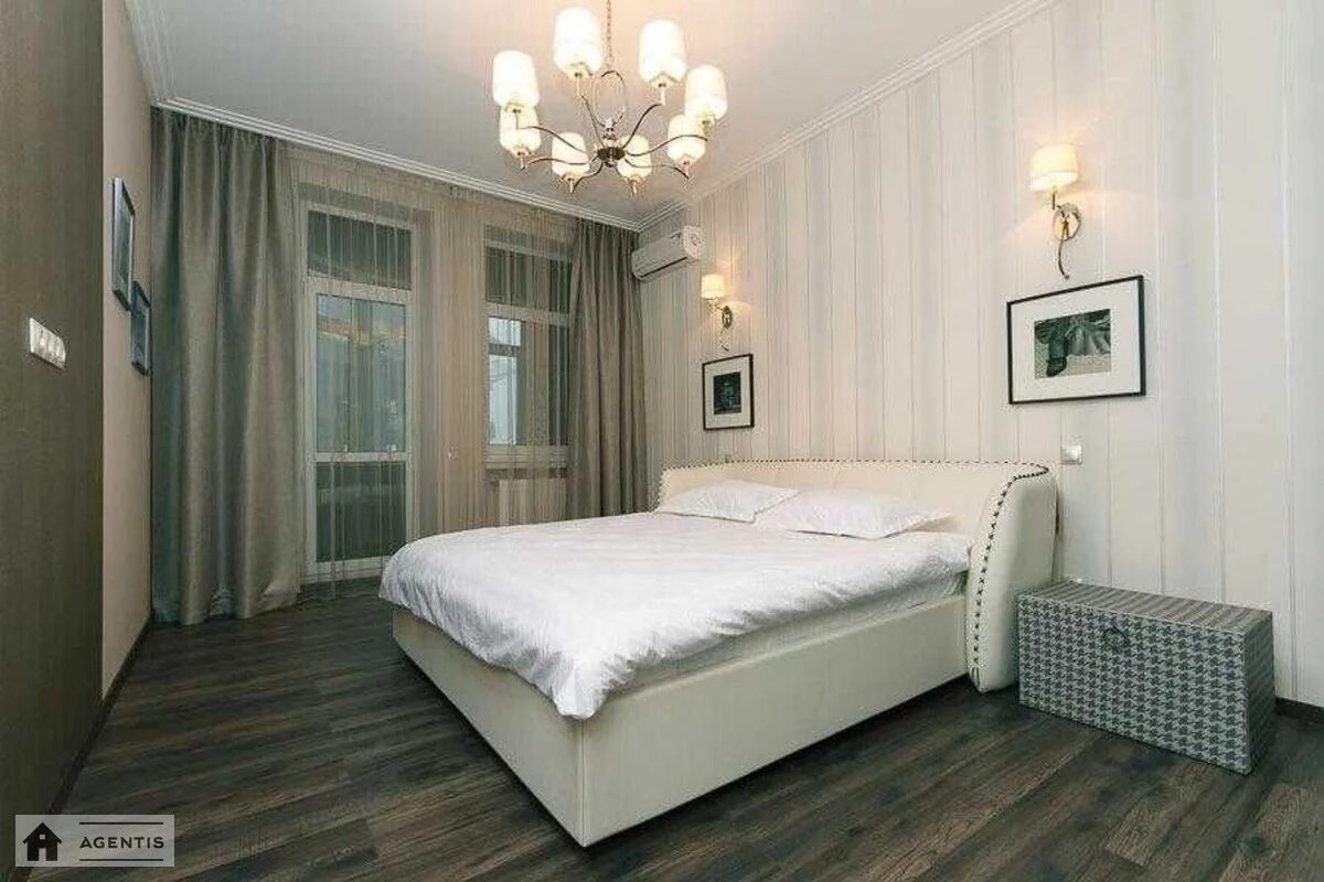 Сдам квартиру. 3 rooms, 103 m², 4th floor/25 floors. 7, Леси Украинки 7, Киев. 