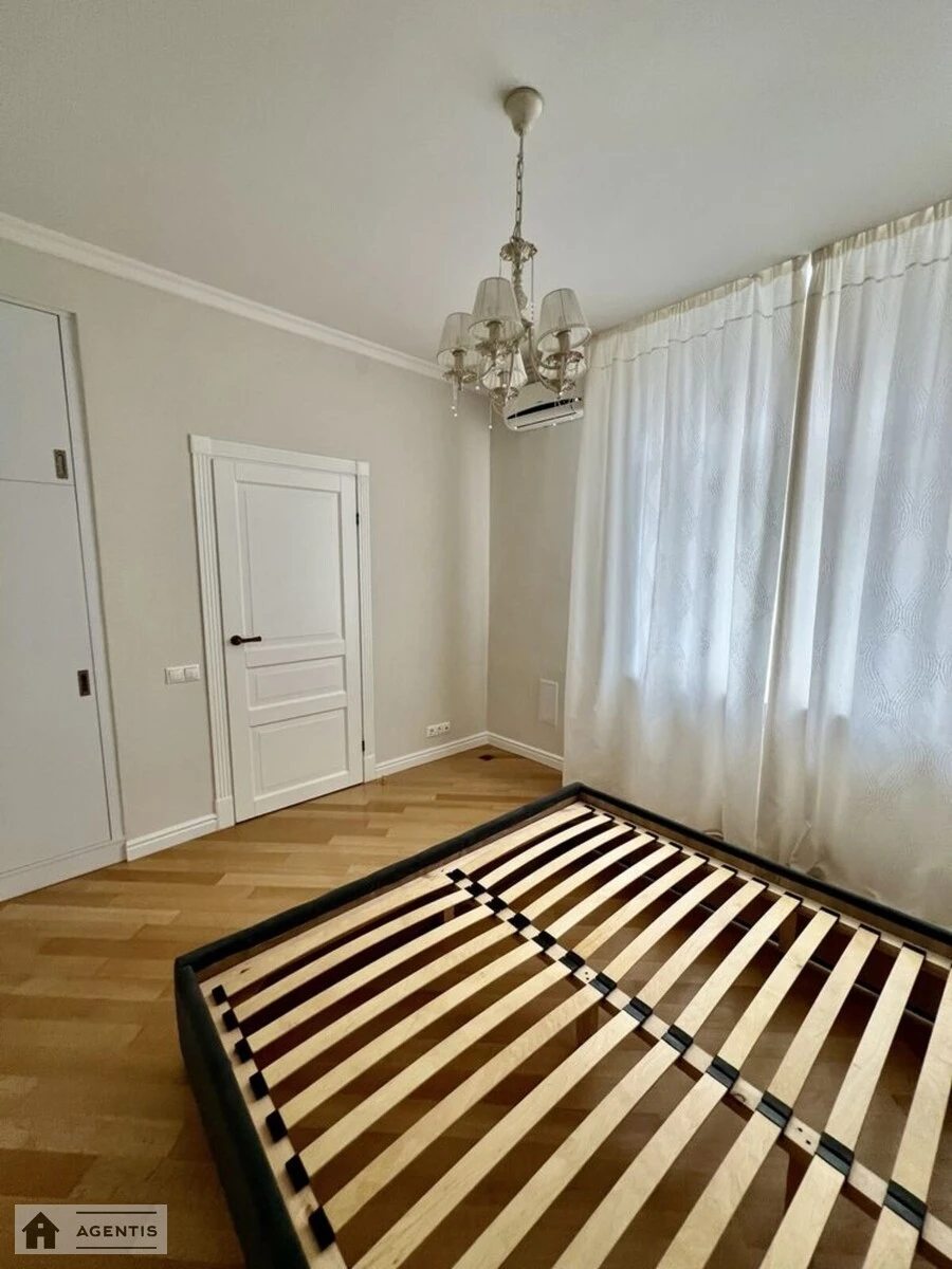 Сдам квартиру. 3 rooms, 100 m², 3rd floor/5 floors. 23, Обсерваторная 23, Киев. 