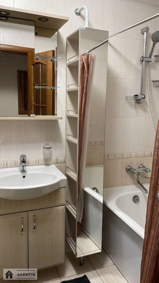 Здам квартиру. 3 rooms, 65 m², 5th floor/9 floors. Дніпровський район, Київ. 