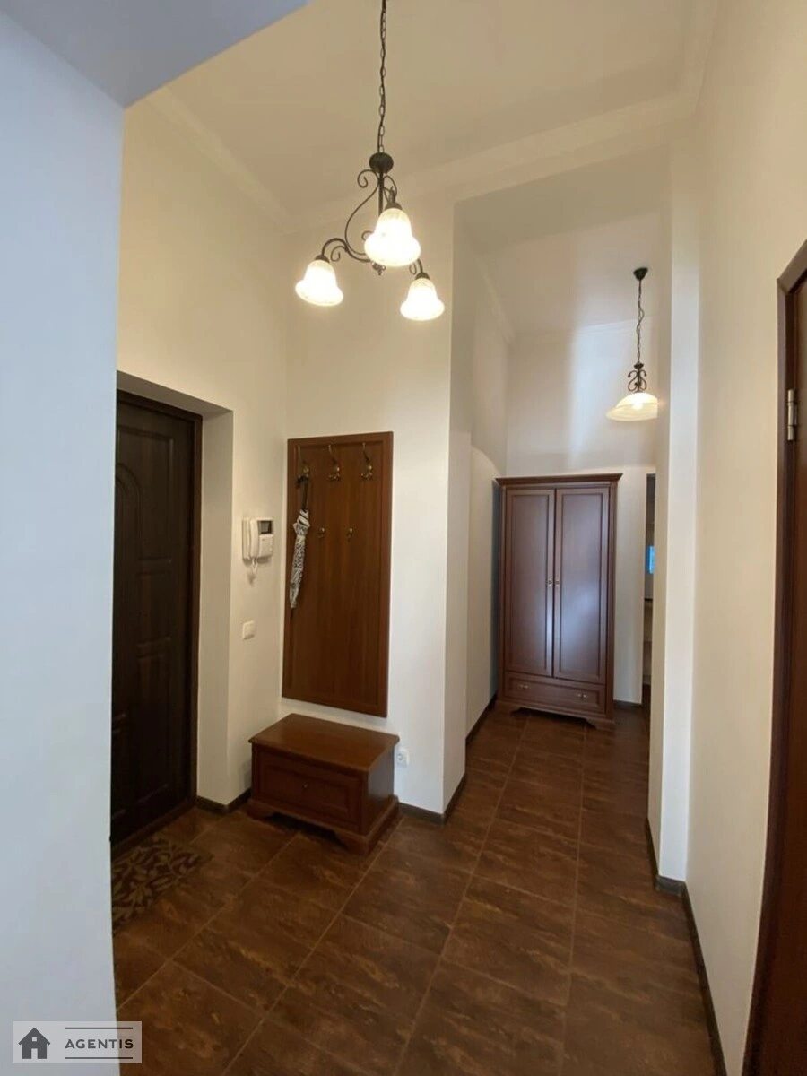 Apartment for rent 1 room, 41 m², 2nd fl./5 floors. Nazarivska vul. Borysa Vyetrova, Kyiv. 