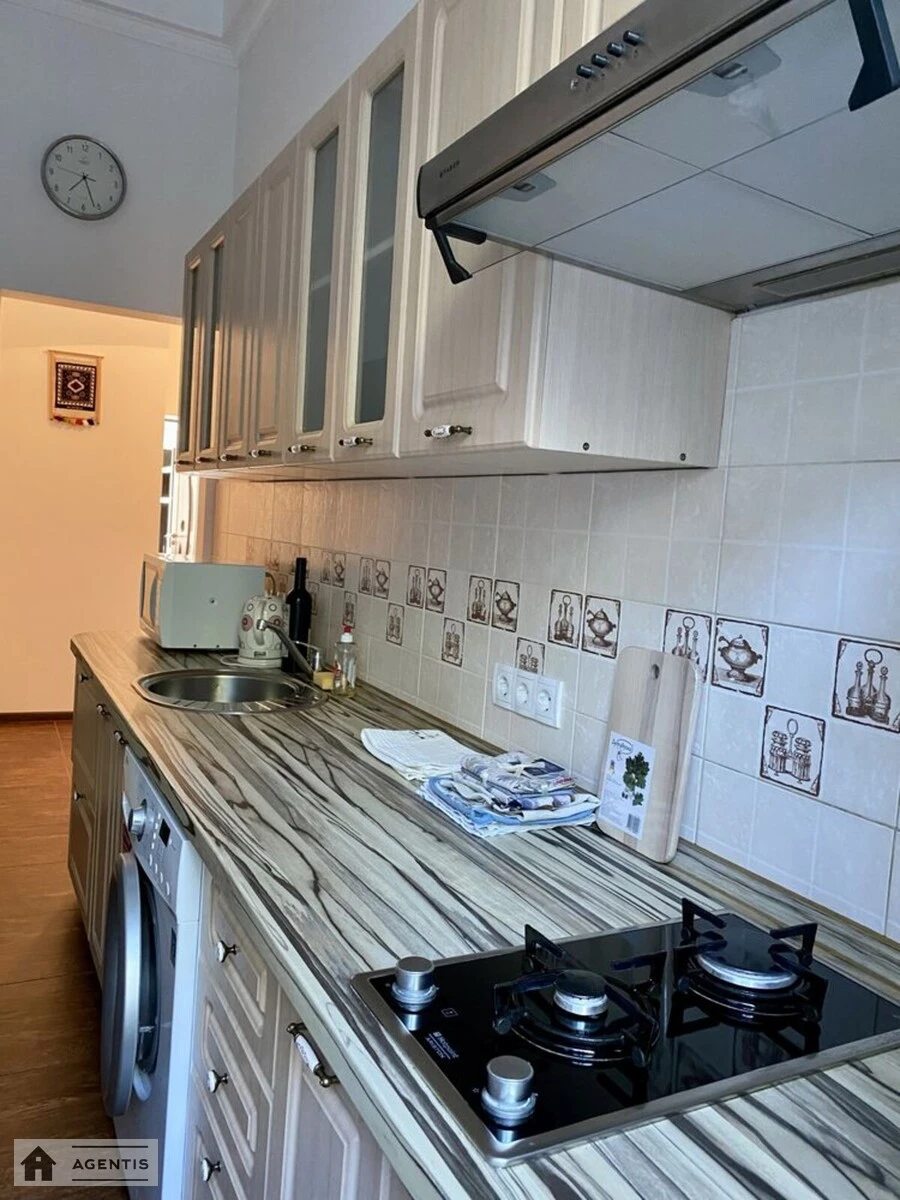 Apartment for rent 1 room, 41 m², 2nd fl./5 floors. Nazarivska vul. Borysa Vyetrova, Kyiv. 