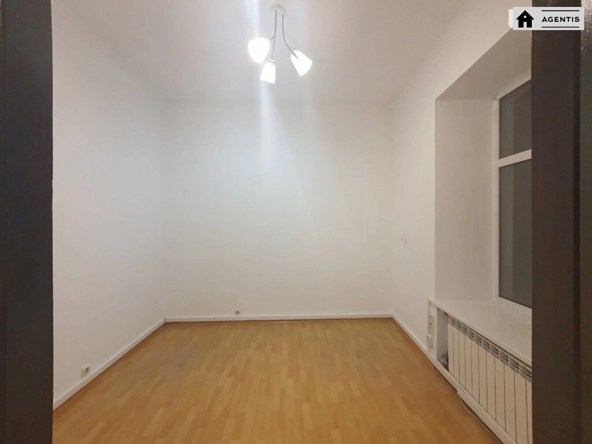 Apartment for rent. 3 rooms, 140 m², 3rd floor/5 floors. 34, Shota Rustaveli vul., Kyiv. 