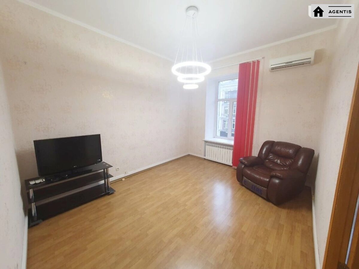 Apartment for rent. 3 rooms, 140 m², 3rd floor/5 floors. 34, Shota Rustaveli vul., Kyiv. 