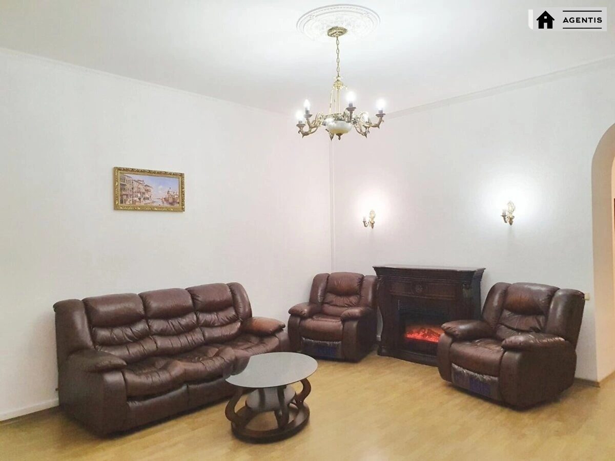 Apartment for rent. 3 rooms, 140 m², 3rd floor/5 floors. 34, Shota Rustaveli vul., Kyiv. 