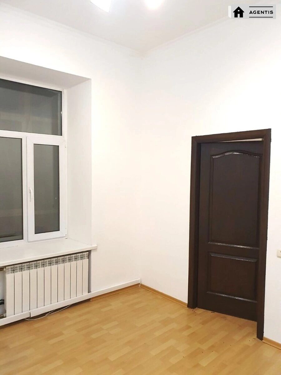 Apartment for rent. 3 rooms, 140 m², 3rd floor/5 floors. 34, Shota Rustaveli vul., Kyiv. 