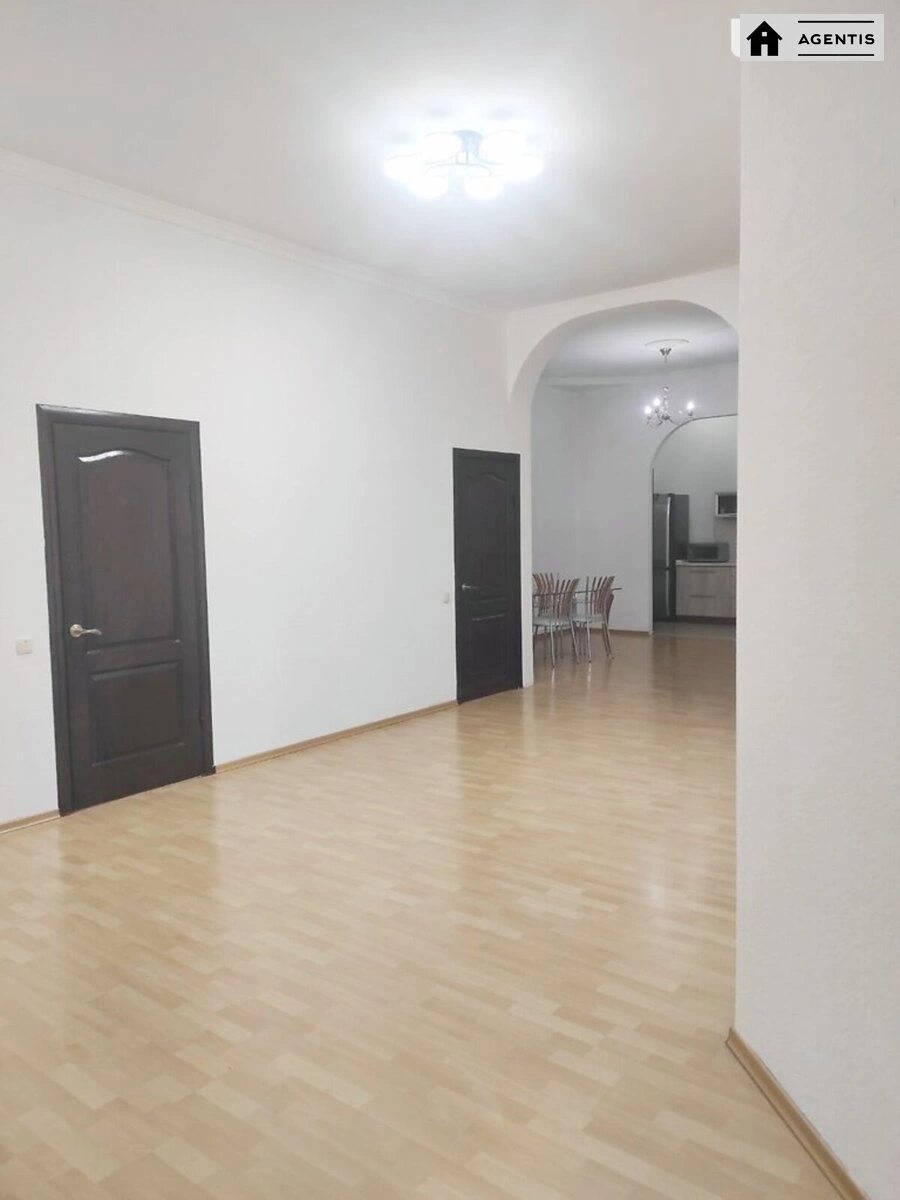 Apartment for rent. 3 rooms, 140 m², 3rd floor/5 floors. 34, Shota Rustaveli vul., Kyiv. 