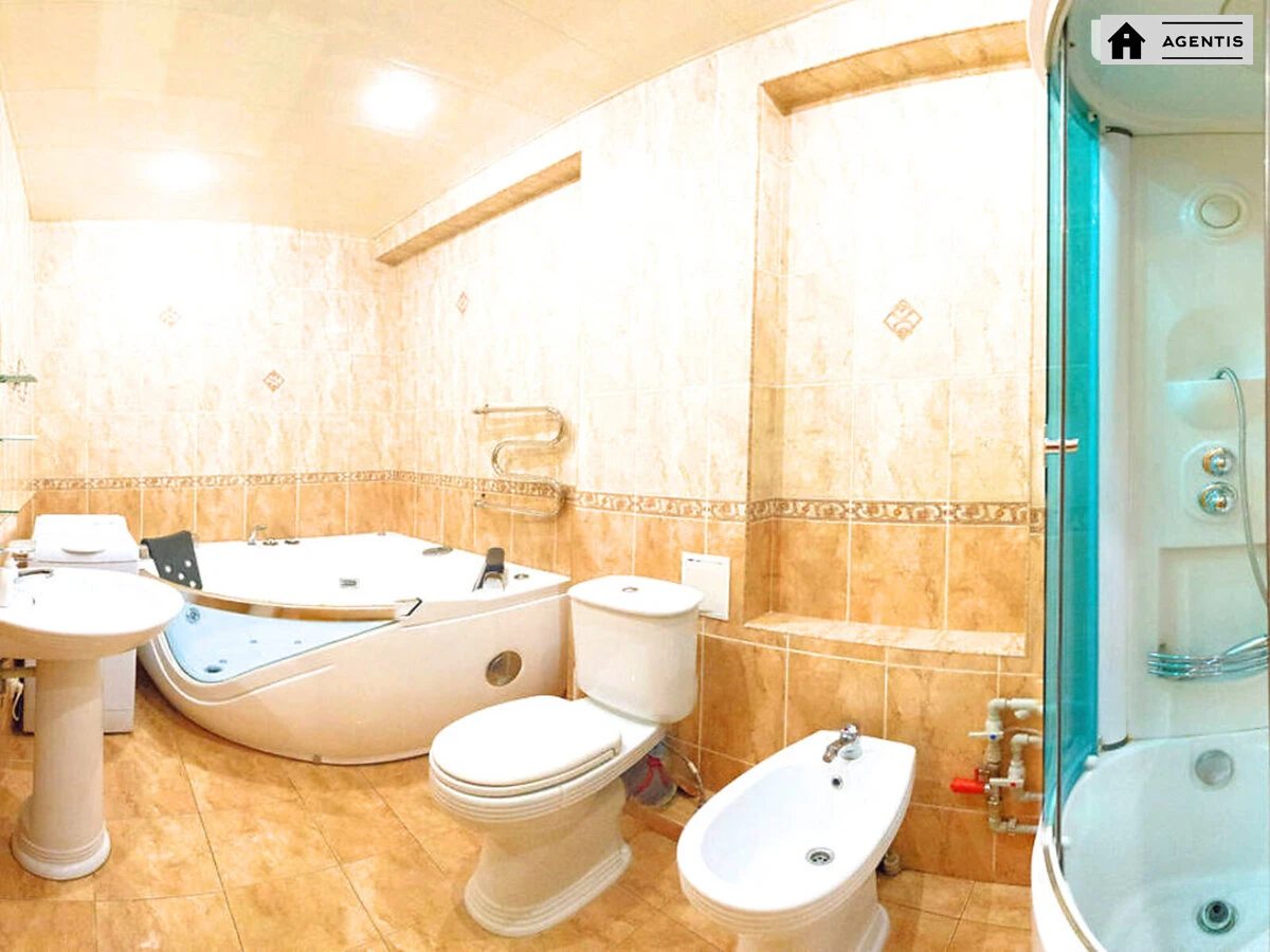 Apartment for rent. 3 rooms, 140 m², 3rd floor/5 floors. 34, Shota Rustaveli vul., Kyiv. 