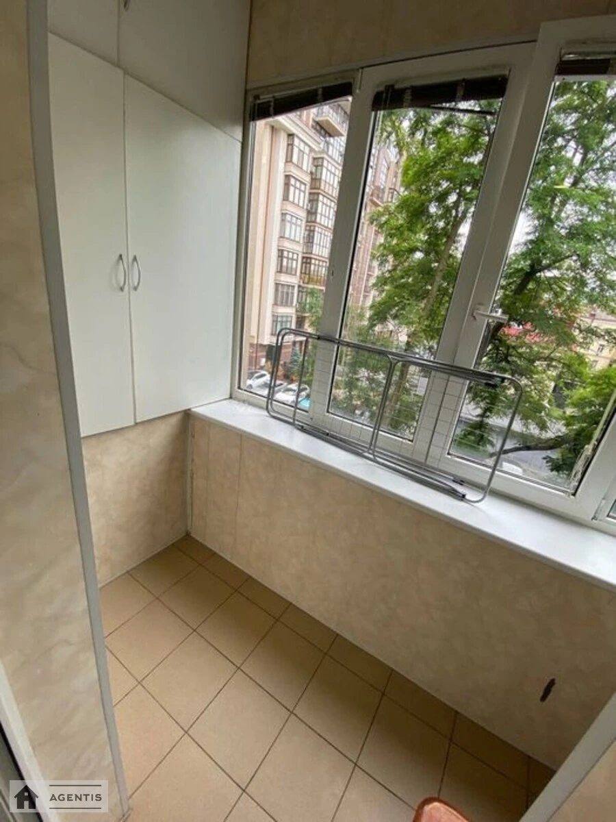 Apartment for rent. 2 rooms, 60 m², 3rd floor/4 floors. 25, Nazarivska vul. Borysa Vyetrova, Kyiv. 