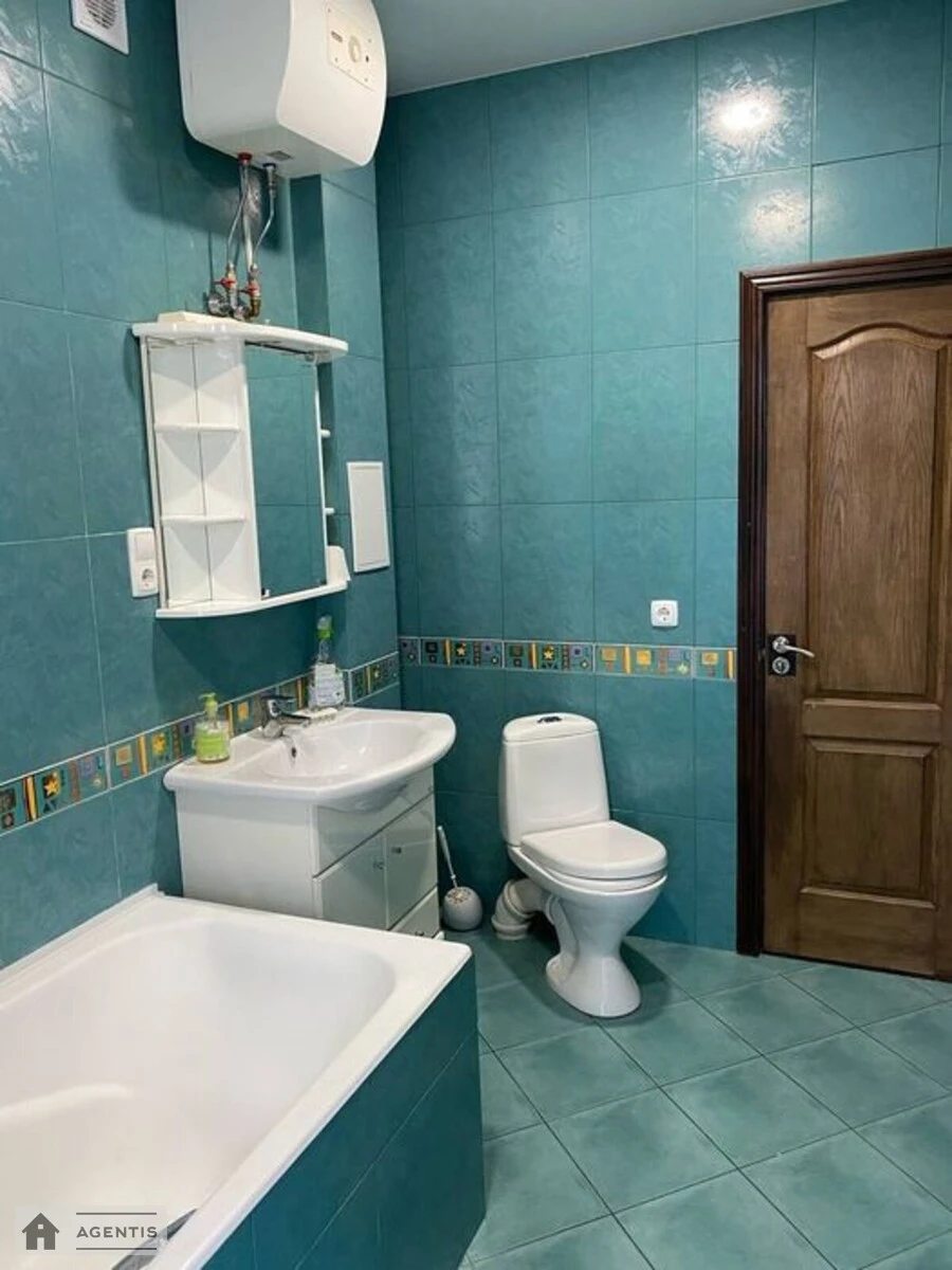 Apartment for rent. 2 rooms, 60 m², 3rd floor/4 floors. 25, Nazarivska vul. Borysa Vyetrova, Kyiv. 