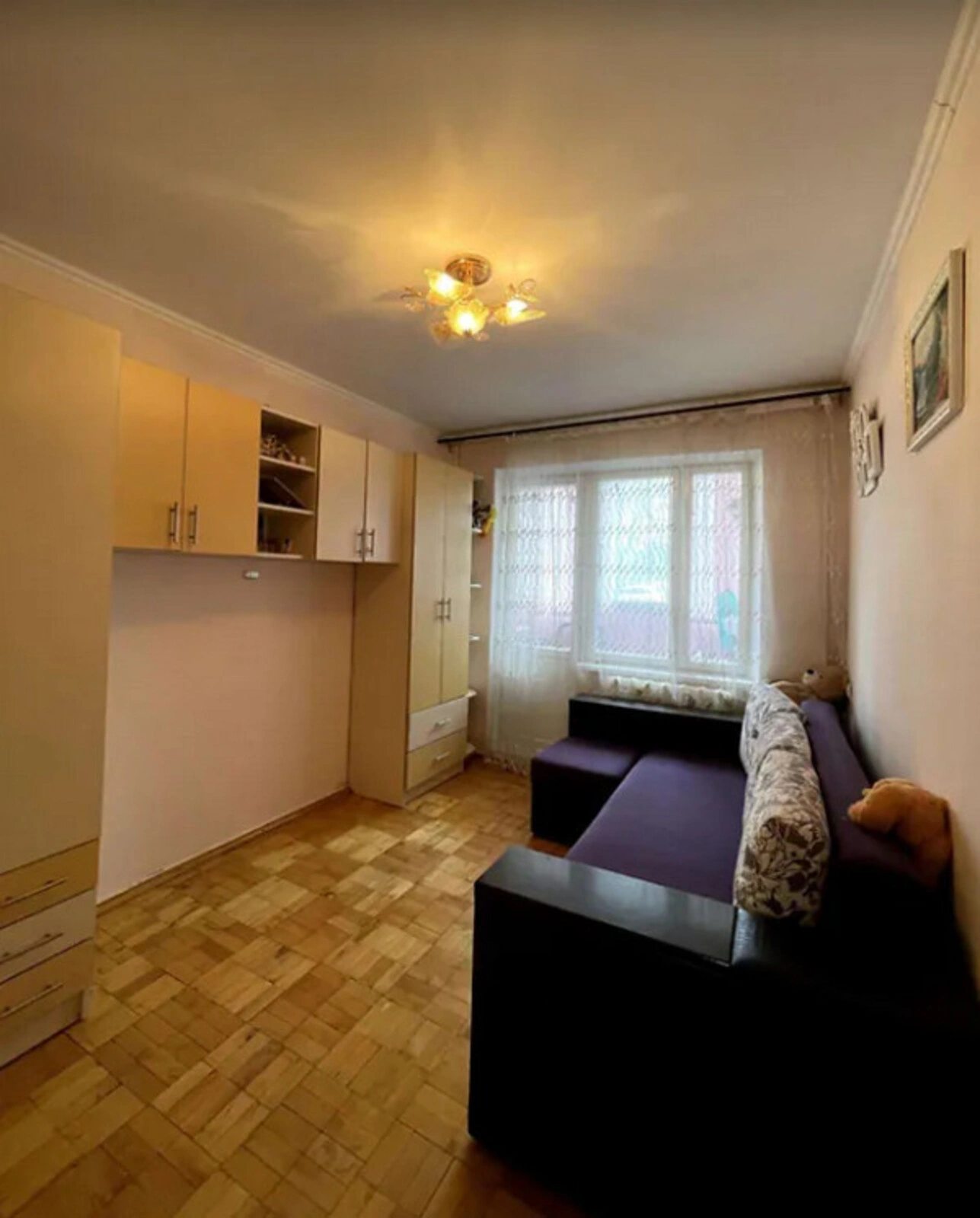 Apartments for sale. 3 rooms, 63 m², 1st floor/9 floors. Kyyivska vul., Ternopil. 