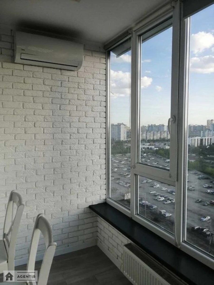 Сдам квартиру. 1 room, 36 m², 13 floor/18 floors. Рональда Рейгана вул. (Теодора Драйзера), Киев. 