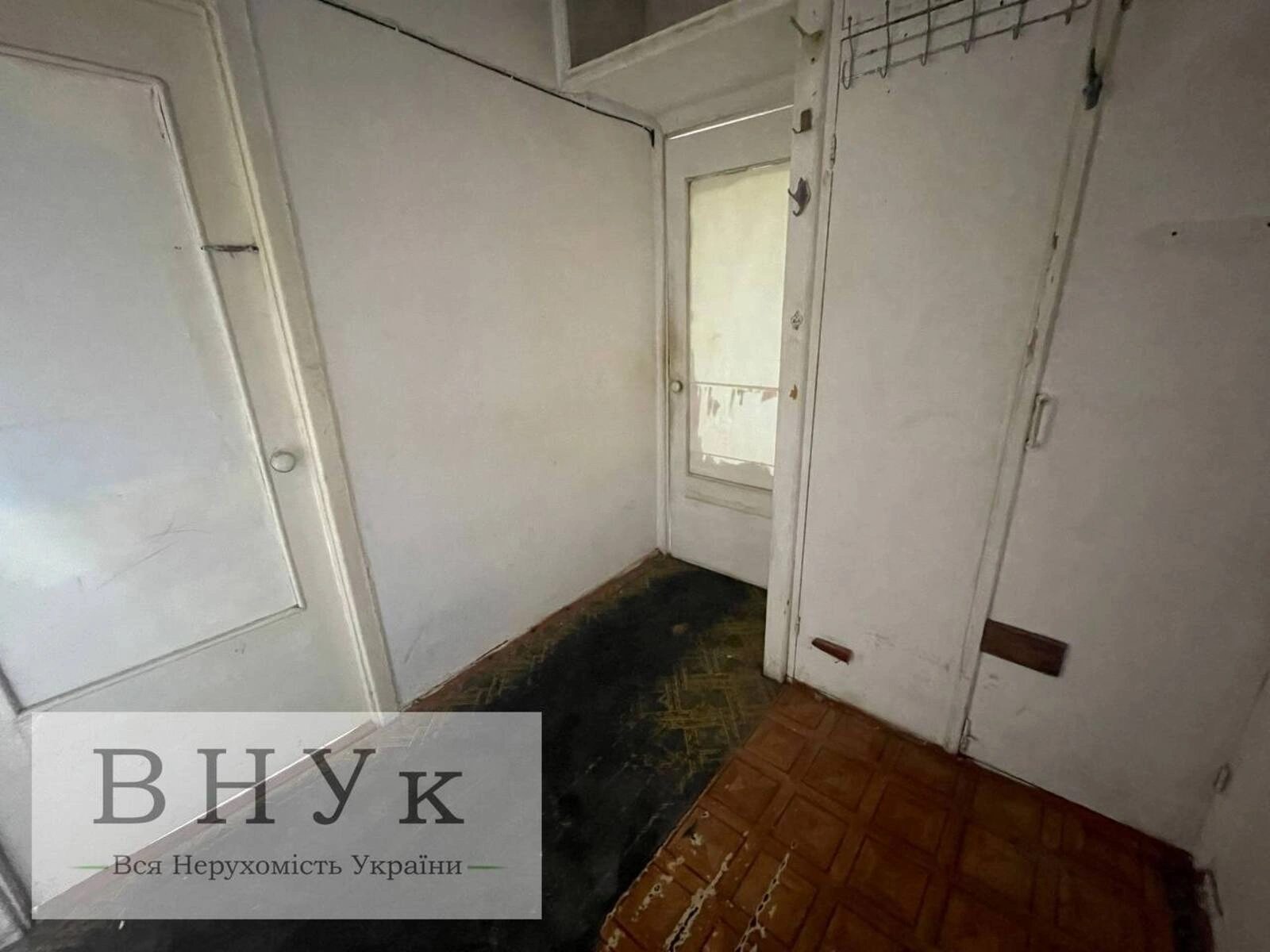 Продаж квартири. 4 rooms, 59 m², 5th floor/5 floors. Героїв Крут , Тернопіль. 