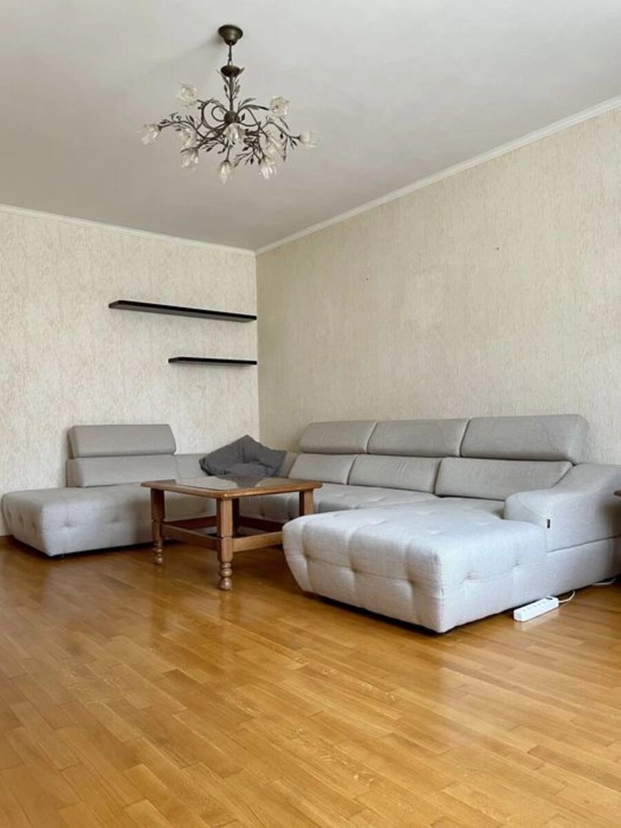 Apartment for rent. 3 rooms, 105 m², 7th floor/15 floors. Valeriya Lobanovskoho prosp. Chervonozoryanyy, Kyiv. 