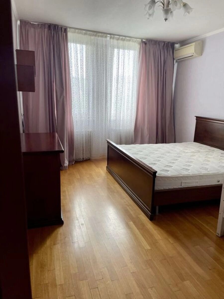 Здам квартиру. 3 rooms, 105 m², 7th floor/15 floors. Валерія Лобановського просп. (Червонозоряний), Київ. 