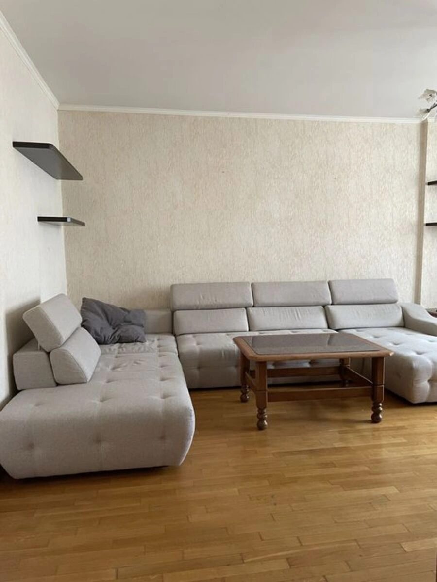 Apartment for rent. 3 rooms, 105 m², 7th floor/15 floors. Valeriya Lobanovskoho prosp. Chervonozoryanyy, Kyiv. 