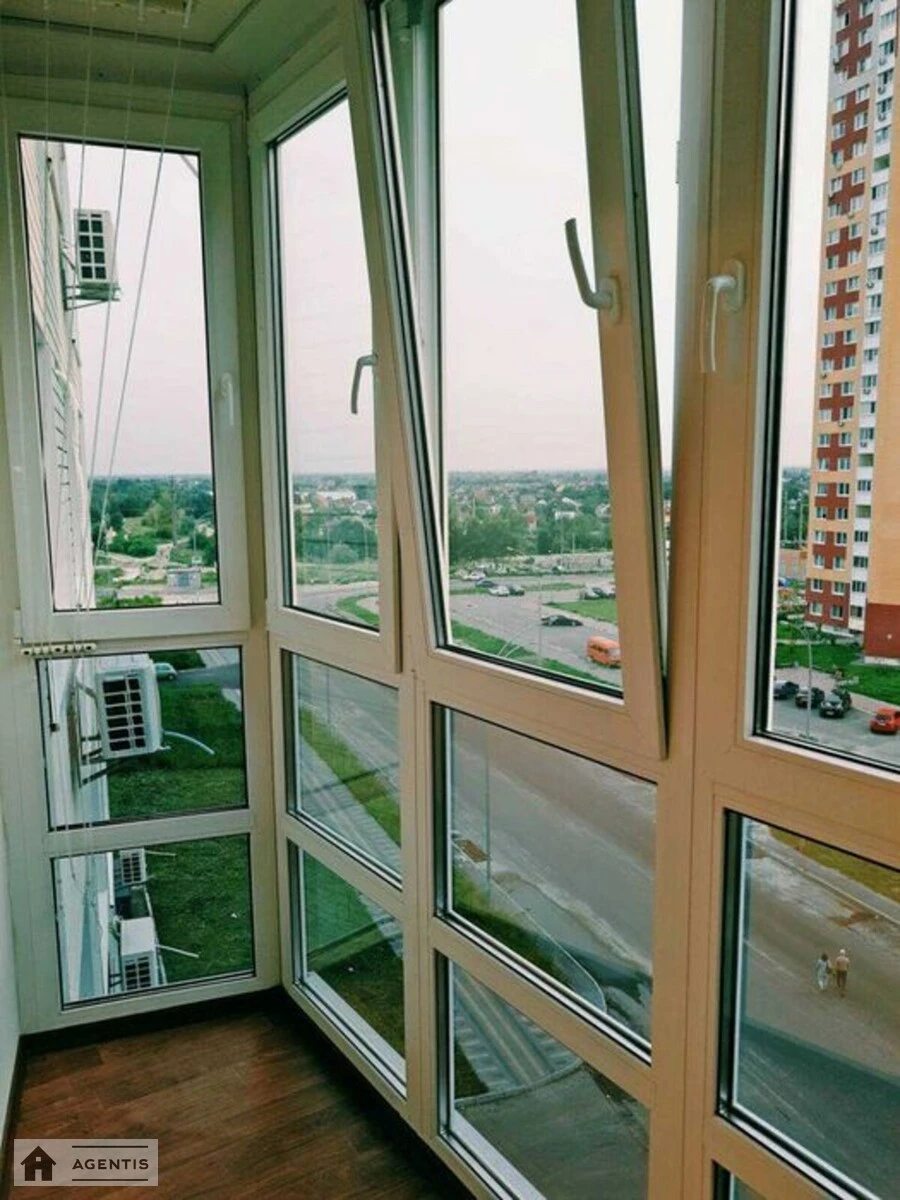 Apartment for rent 1 room, 39 m², 7th fl./25 floors. 7, Sofiyi Rusovoyi vul., Kyiv. 