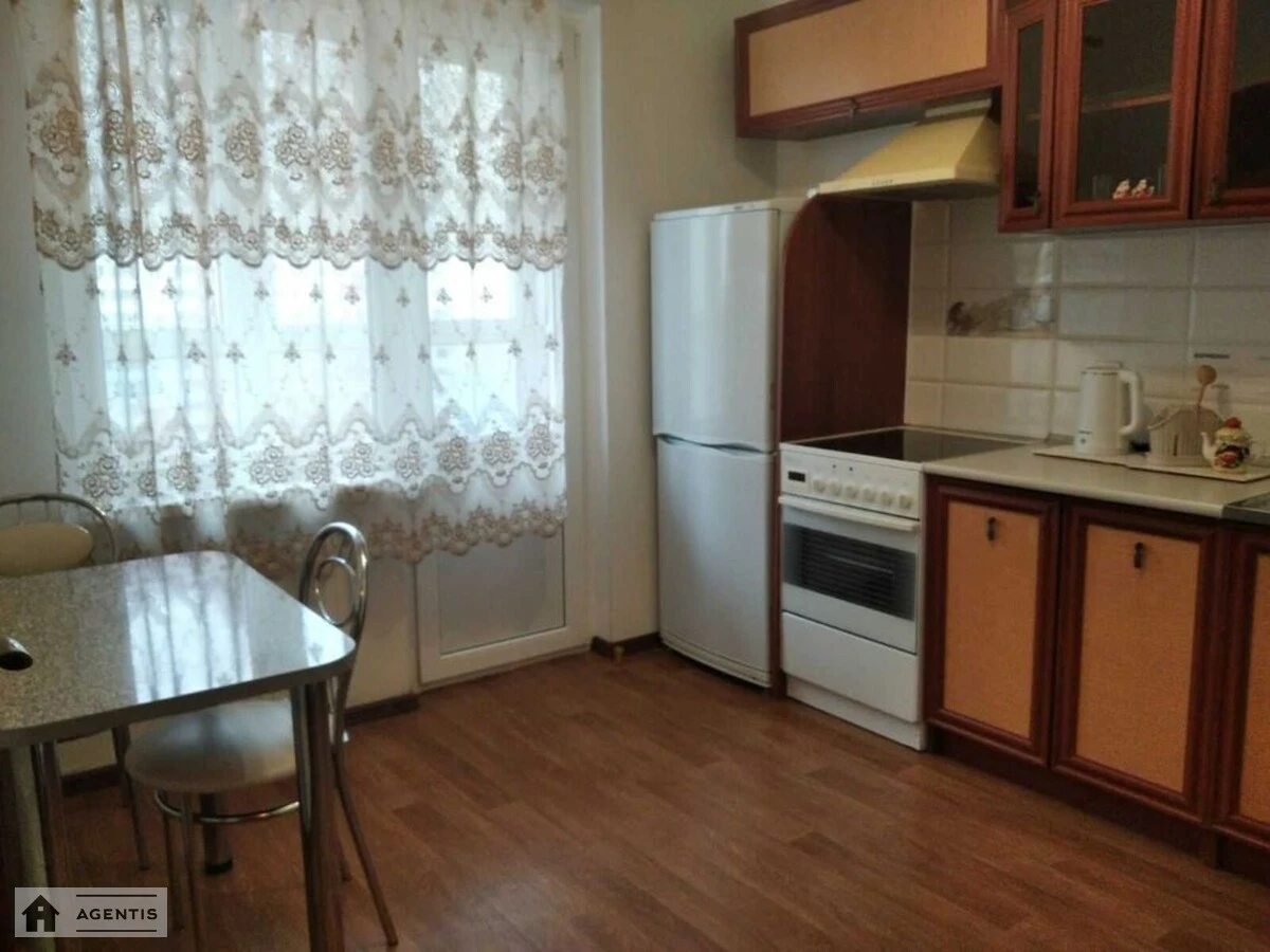 Apartment for rent 1 room, 39 m², 7th fl./25 floors. 7, Sofiyi Rusovoyi vul., Kyiv. 