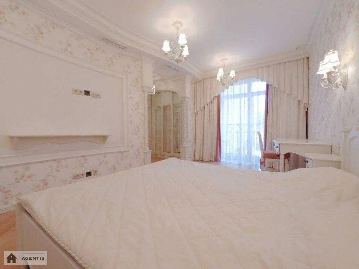 Сдам квартиру 4 комнаты, 153 m², 3 эт./22 этажа. 18, Институтская 18, Киев. 