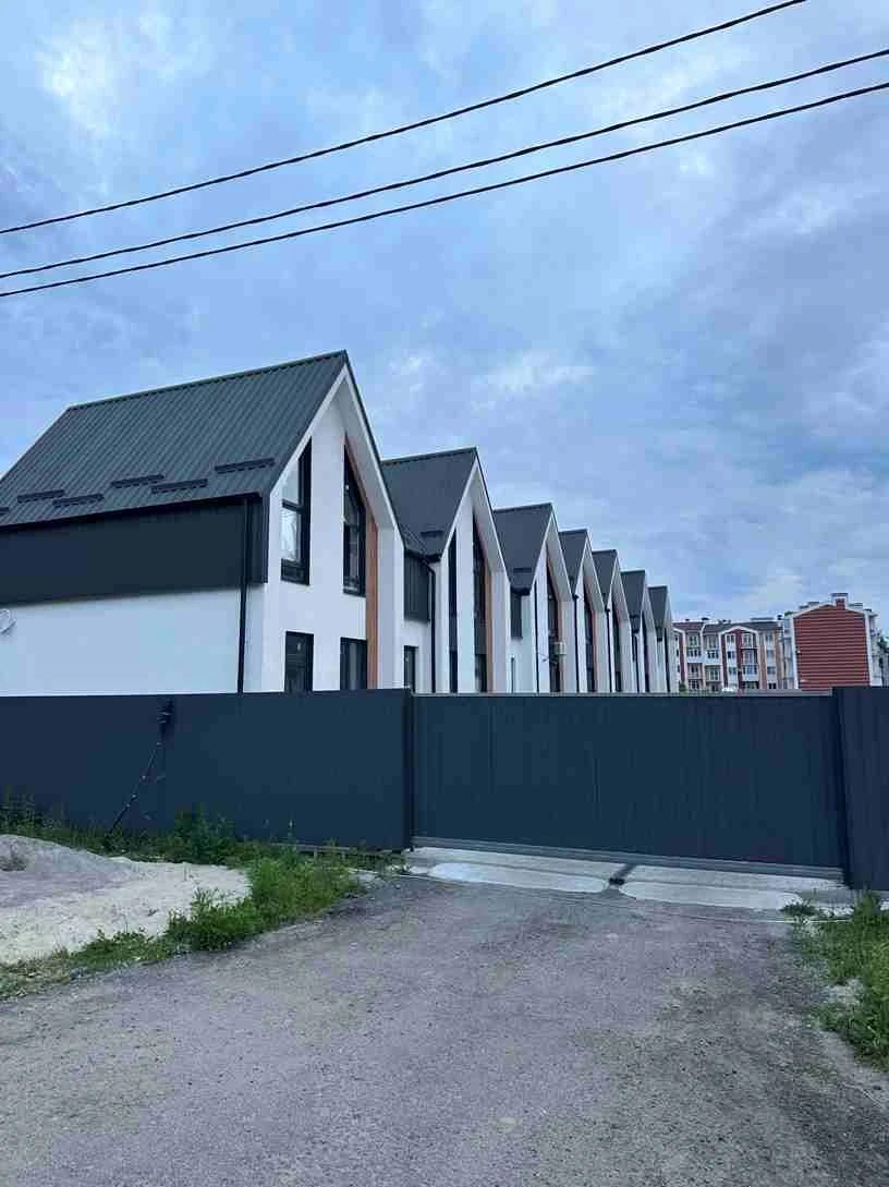 Продажа таунхауса 3 комнаты, 60 m², 2 этажа. Белогородка. 