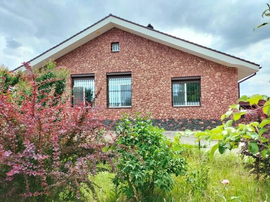 House for sale. 7 rooms, 500 m², 1 floor. 3, Sadova, Shpytky. 