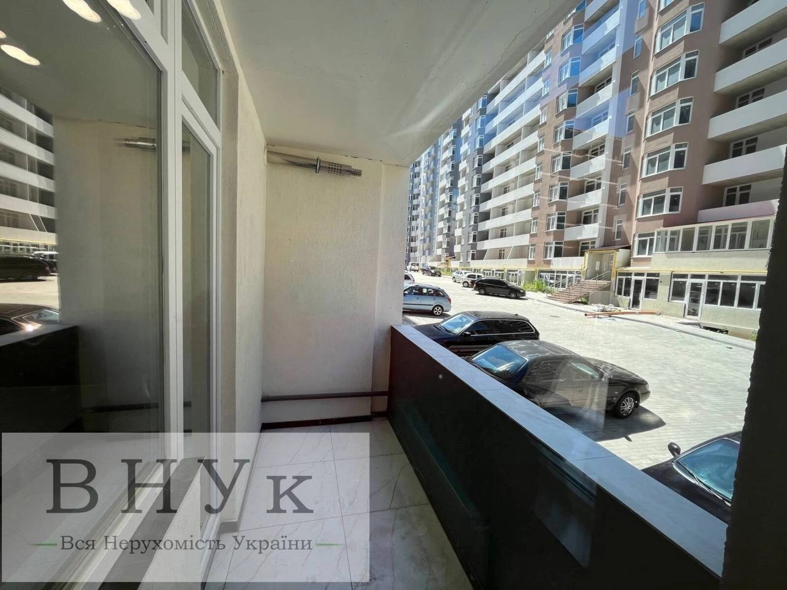 Продаж квартири 3 кімнати, 56 m², 1 пов./11 поверхів. Київська вул., Тернопіль. 