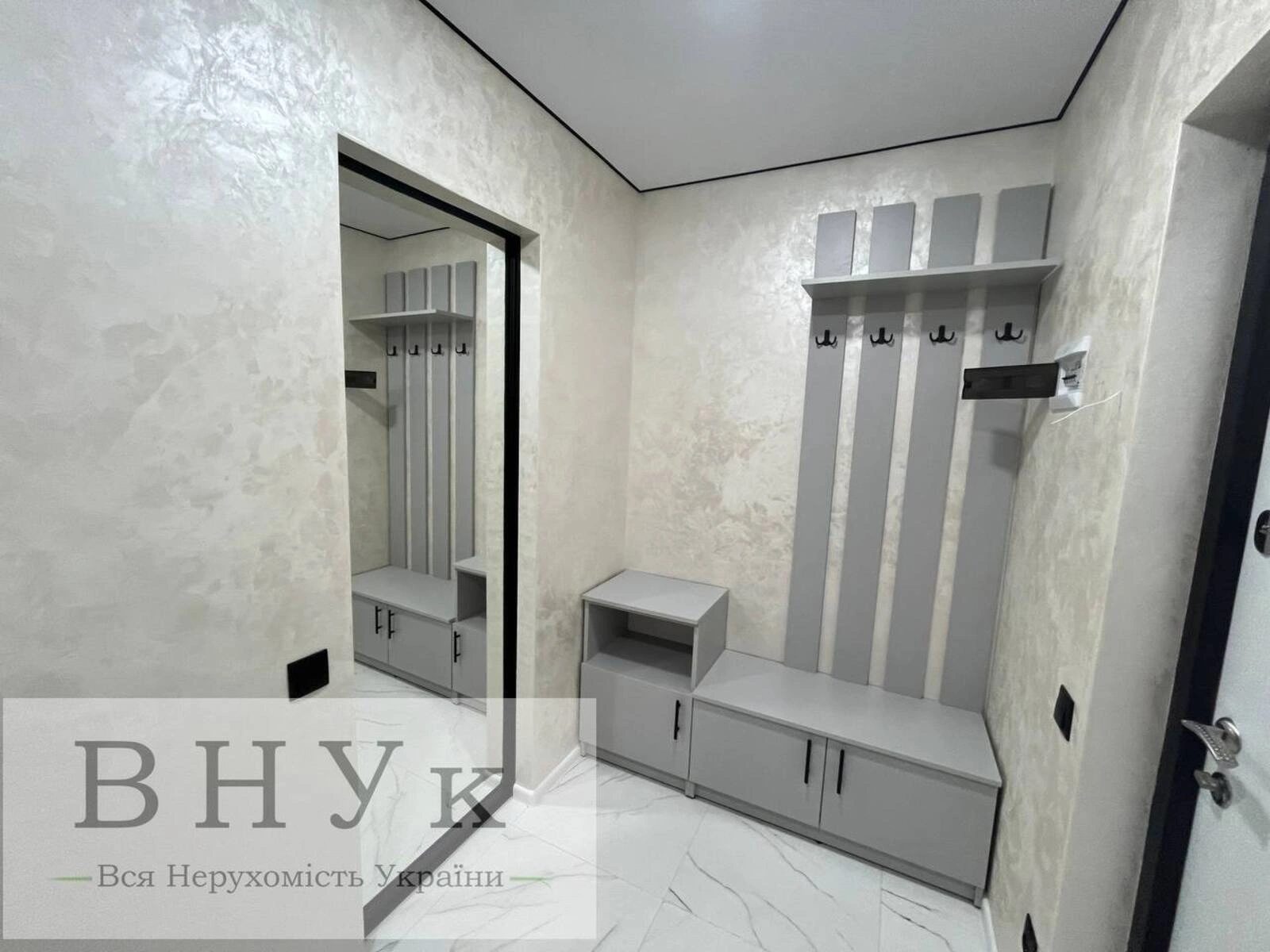 Продаж квартири 3 кімнати, 56 m², 1 пов./11 поверхів. Київська вул., Тернопіль. 