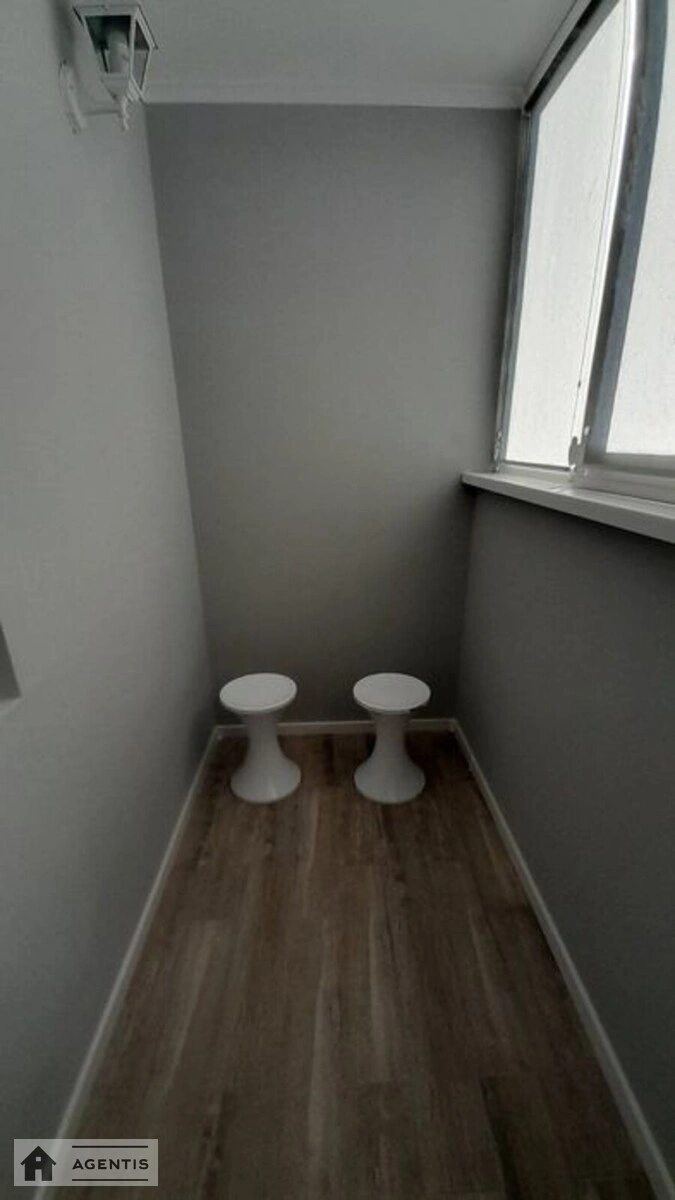 Apartment for rent 2 rooms, 58 m², 19th fl./26 floors. 13, Solomiyi Krushelnytskoyi vul., Kyiv. 