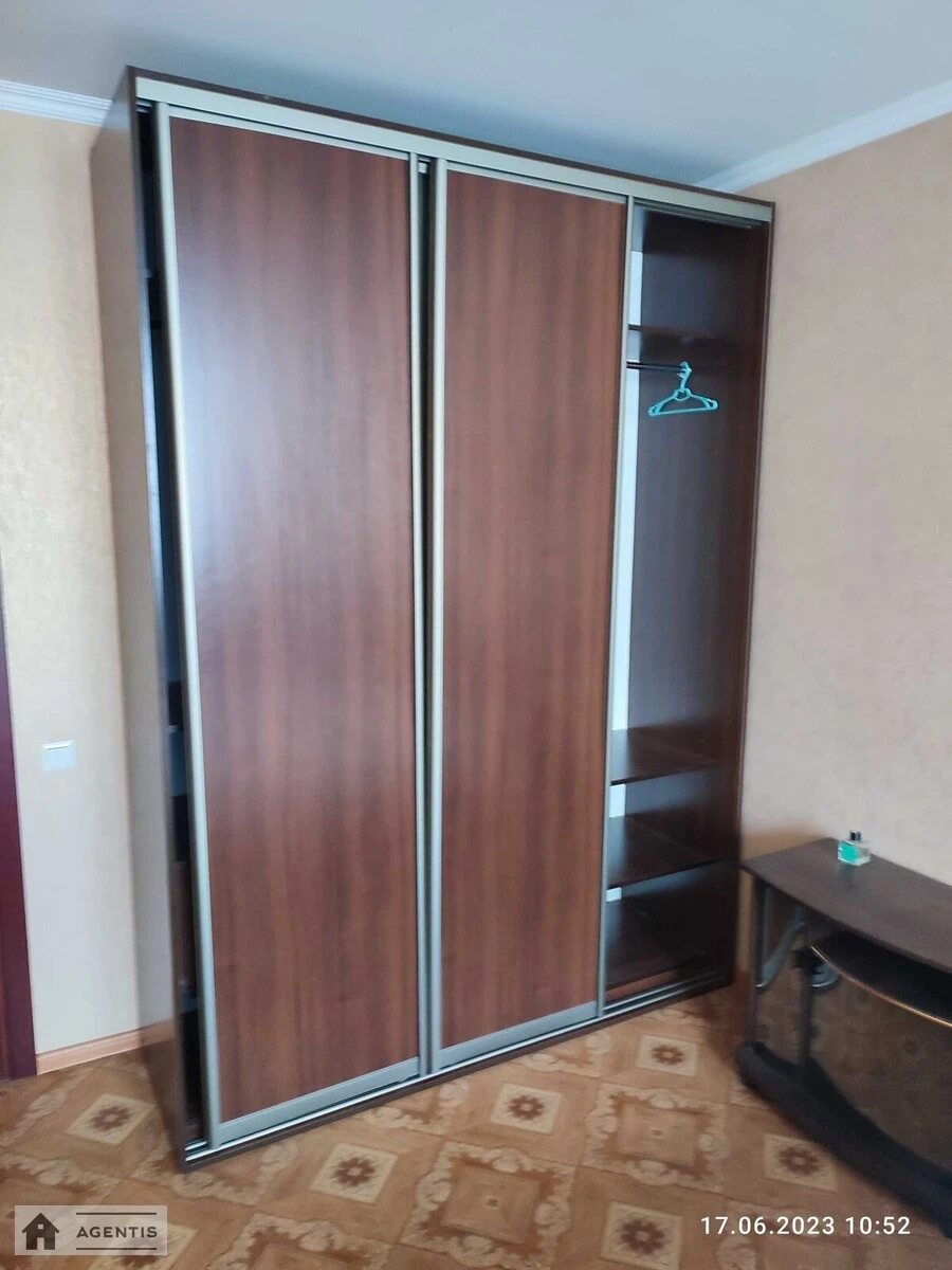 Сдам квартиру. 2 rooms, 74 m², 19 floor/23 floors. 11, Єлизавети Чавдар вул., Киев. 