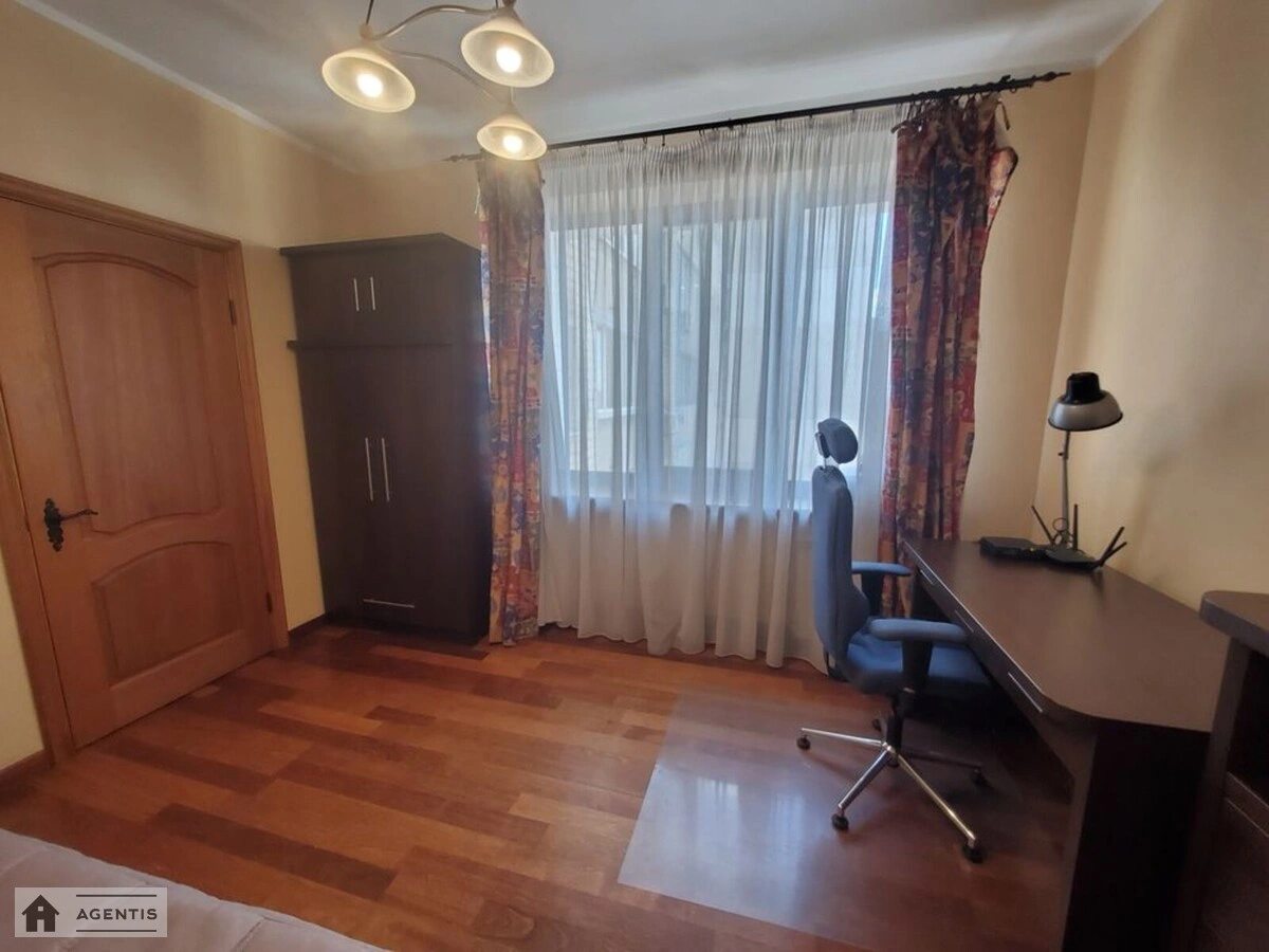 Apartment for rent 2 rooms, 90 m², 11th fl./13 floors. 11, Mykhayla Omelyanovycha-Pavlenka vul. Suvorova, Kyiv. 