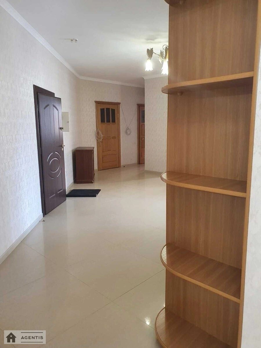 Apartment for rent. 4 rooms, 203 m², 7th floor/17 floors. 13, Staronavodnitcka 13, Kyiv. 