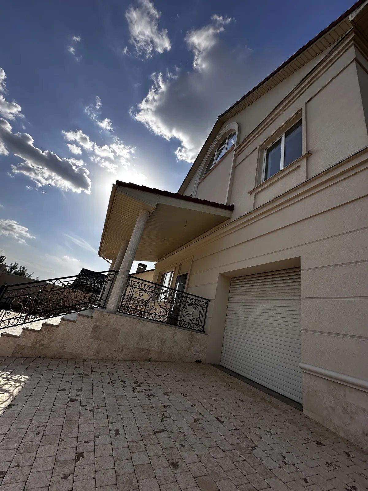 House for sale. 488 m², 3 floors. Lazurna vul., Odesa. 
