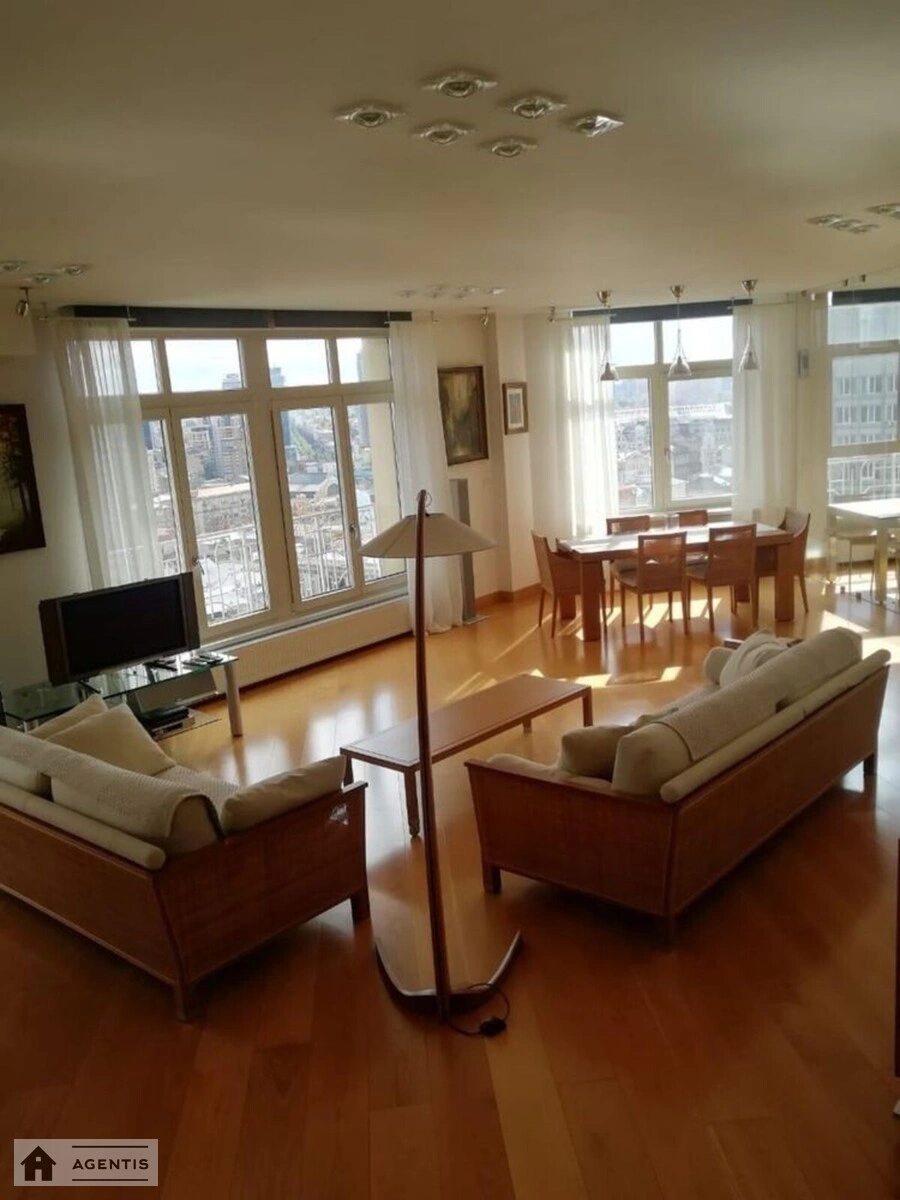 Apartment for rent. 2 rooms, 120 m², 13 floor/16 floors. 49, Volodymyrivska vul., Kyiv. 