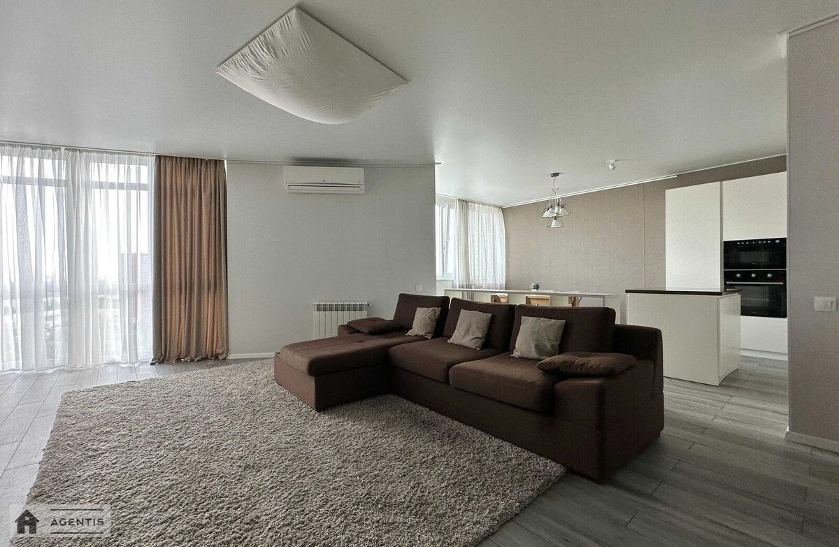 Apartment for rent. 3 rooms, 117 m², 18 floor/21 floors. 2, Volodymyra Ivasyuka prosp. Heroyiv Stalinhrada, Kyiv. 