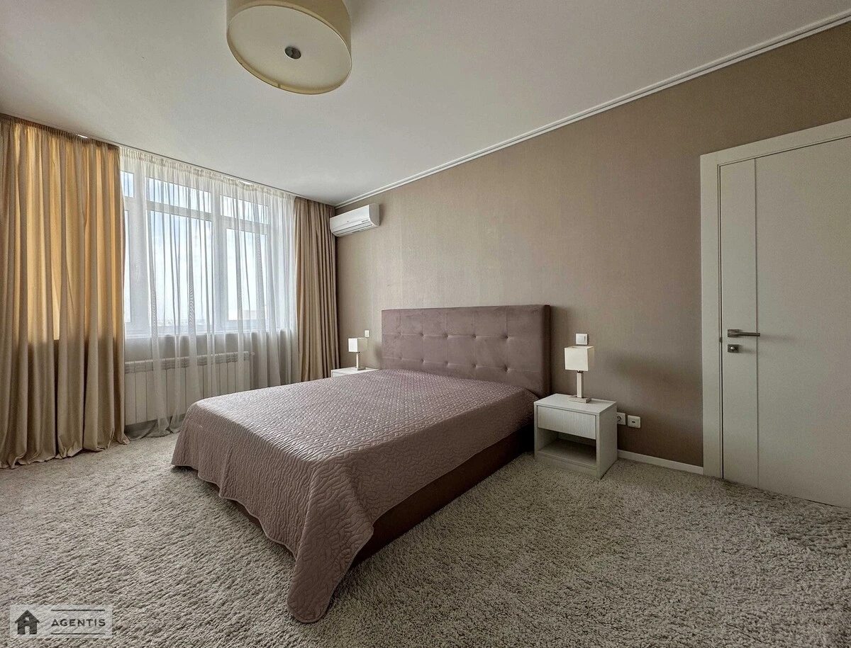 Apartment for rent. 3 rooms, 117 m², 18 floor/21 floors. 2, Volodymyra Ivasyuka prosp. Heroyiv Stalinhrada, Kyiv. 