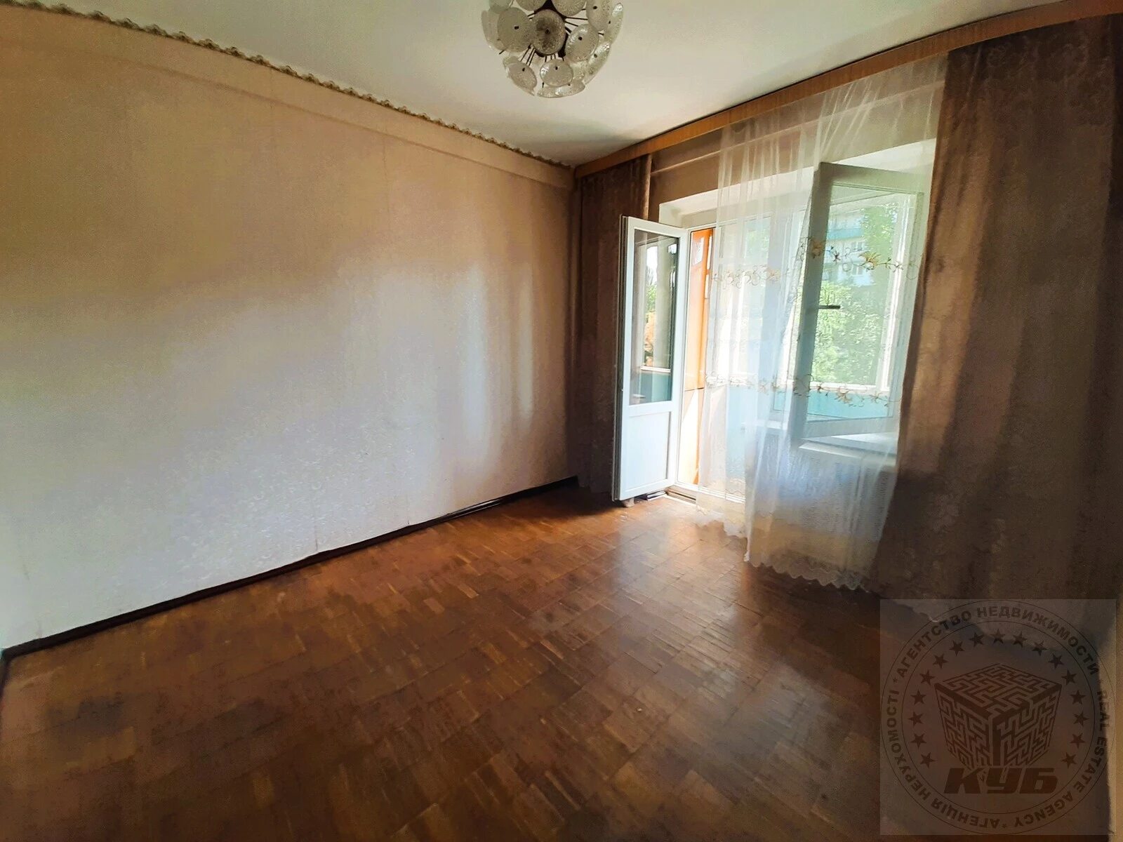 Apartments for sale 1 room, 246 m², 4th fl./9 floors. 13, Zhulya Verna bulv. Romena Rollana, Kyiv. 