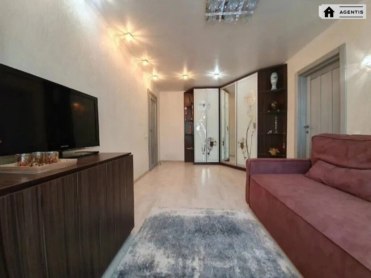 Apartment for rent. 1 room, 39 m², 3rd floor/27 floors. 2, Vyshnyakivska 2, Kyiv. 